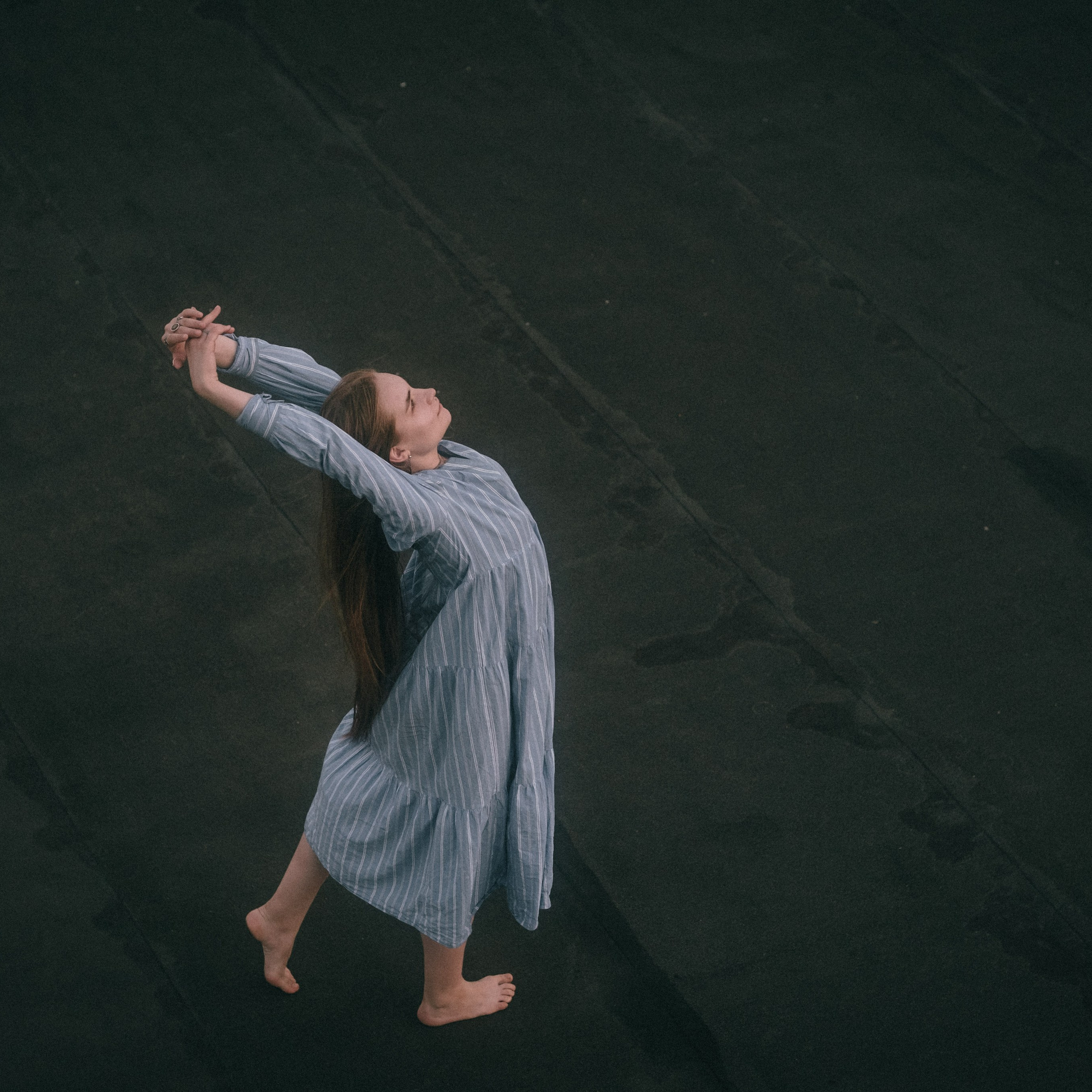 Яна, фрагменты и цветной свет