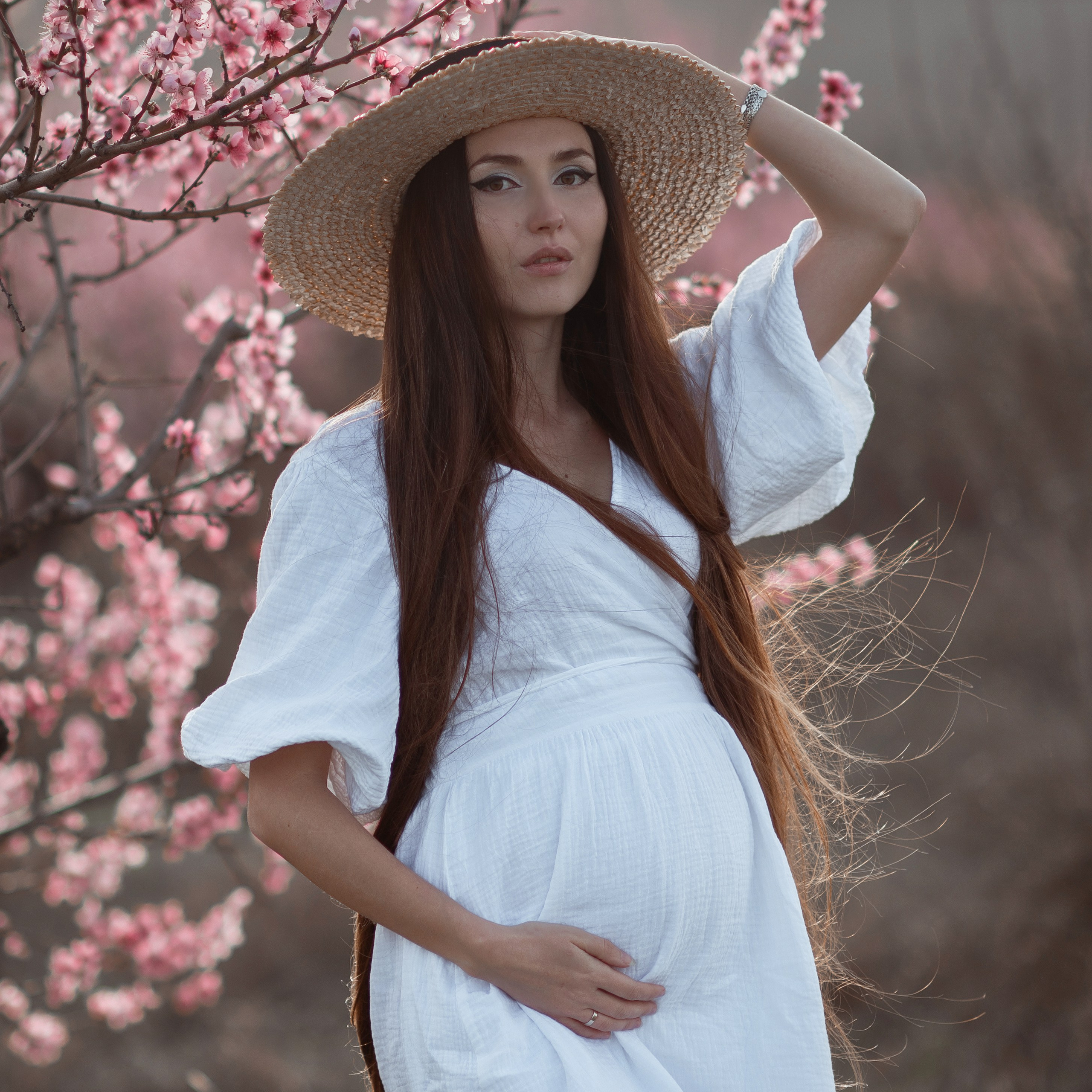 В ожидании — цветущие персики