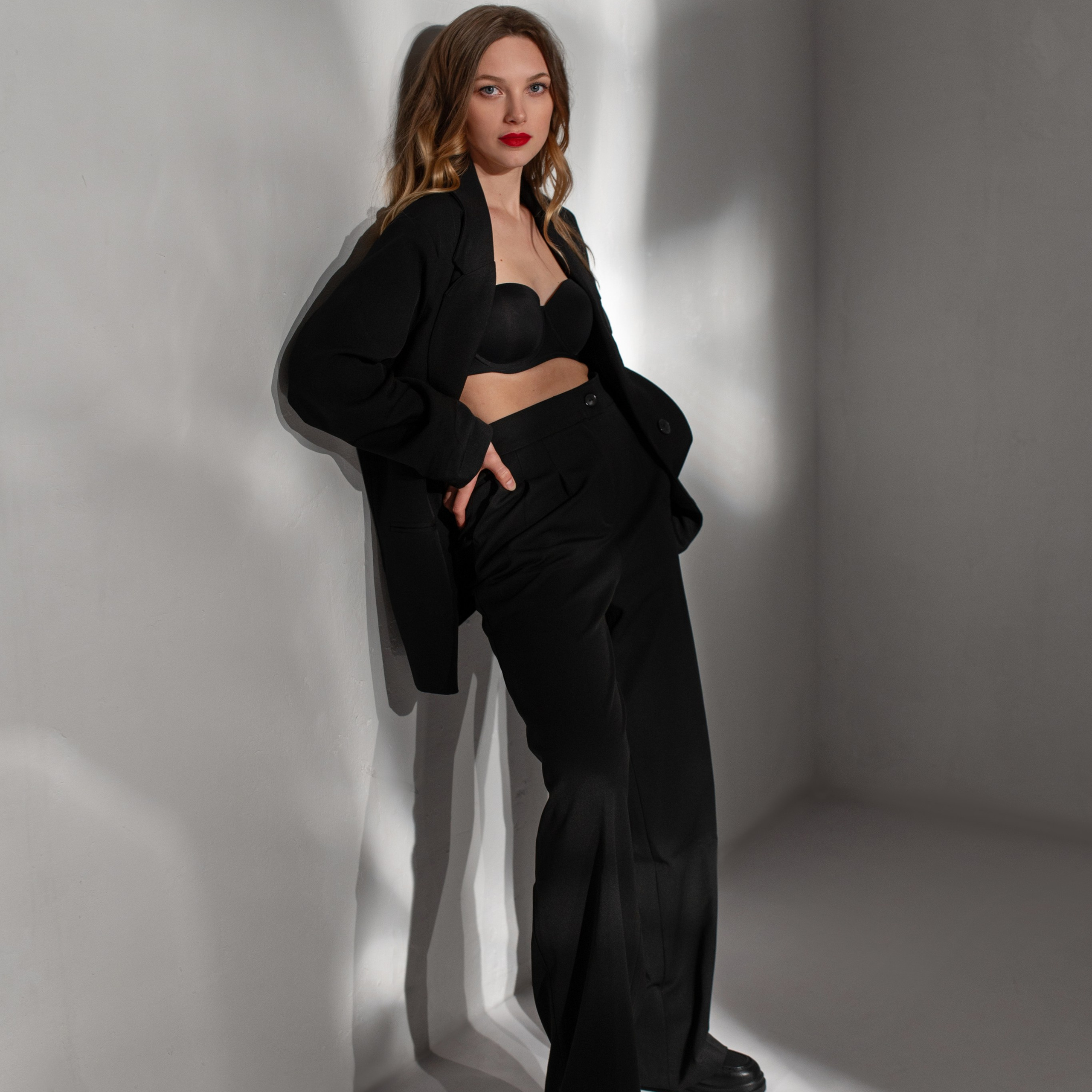 Фотосессия в студии с гибким зеркалом (объектив 35 мм tamron)