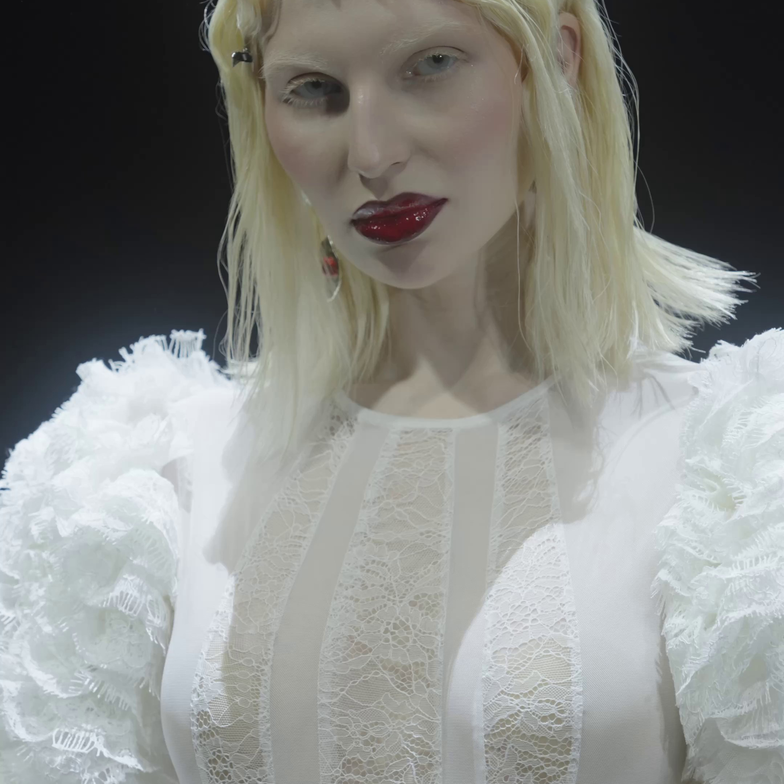 Профессиональная модель и блогер Сандра Капшук