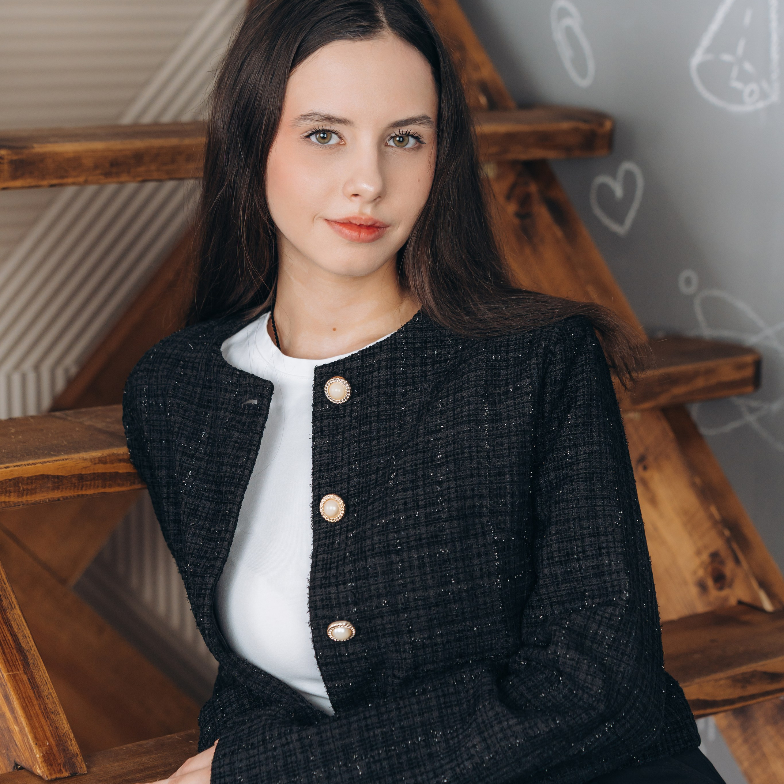 Бежевая стена