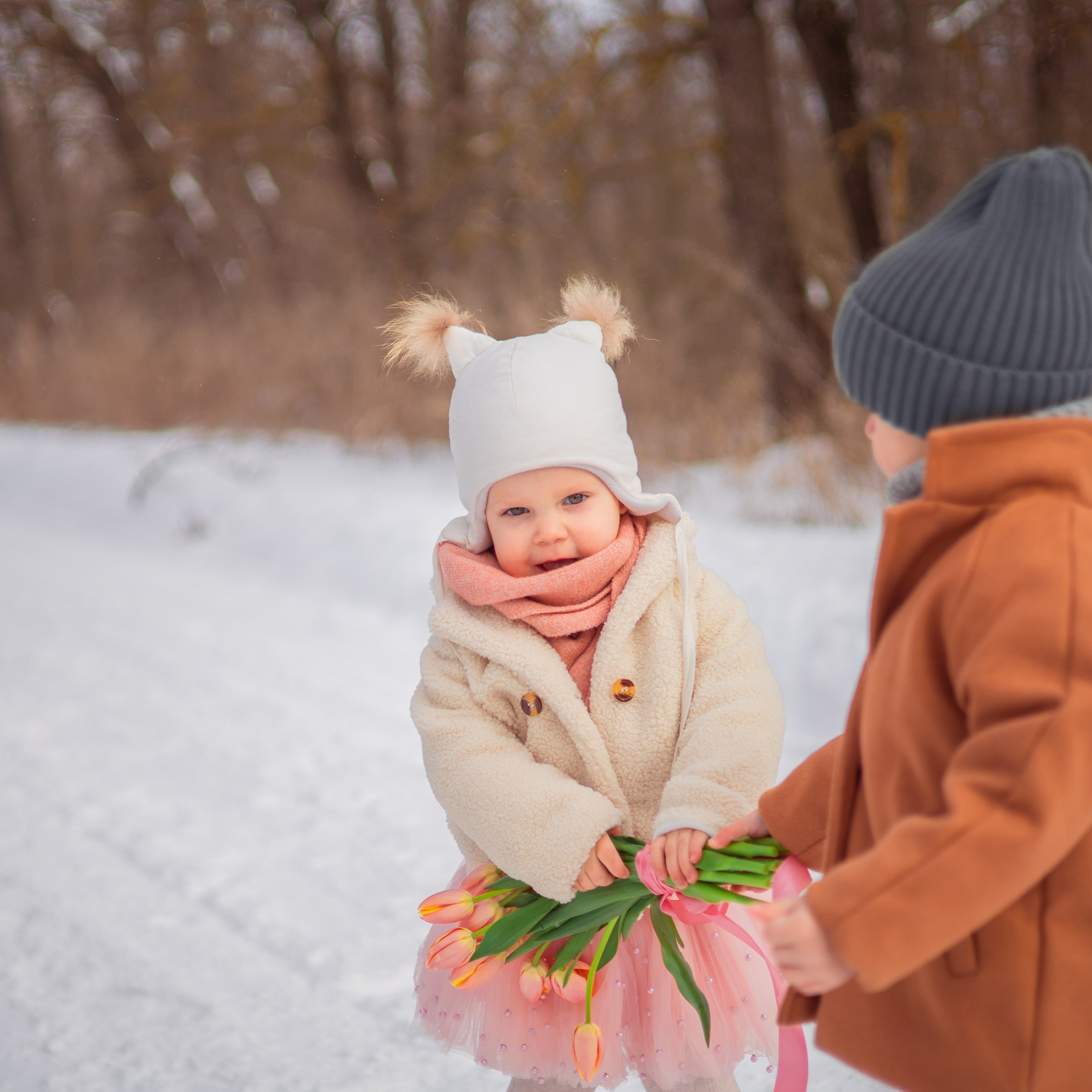 Даня и Поля тюльпаны