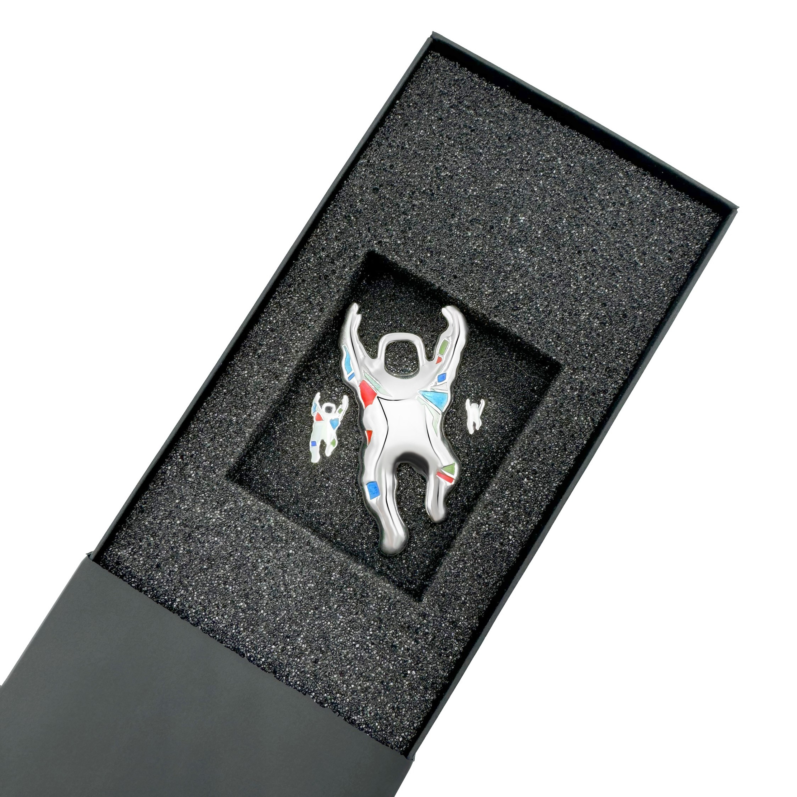 Ретушь ювелирных изделий на белом фоне.