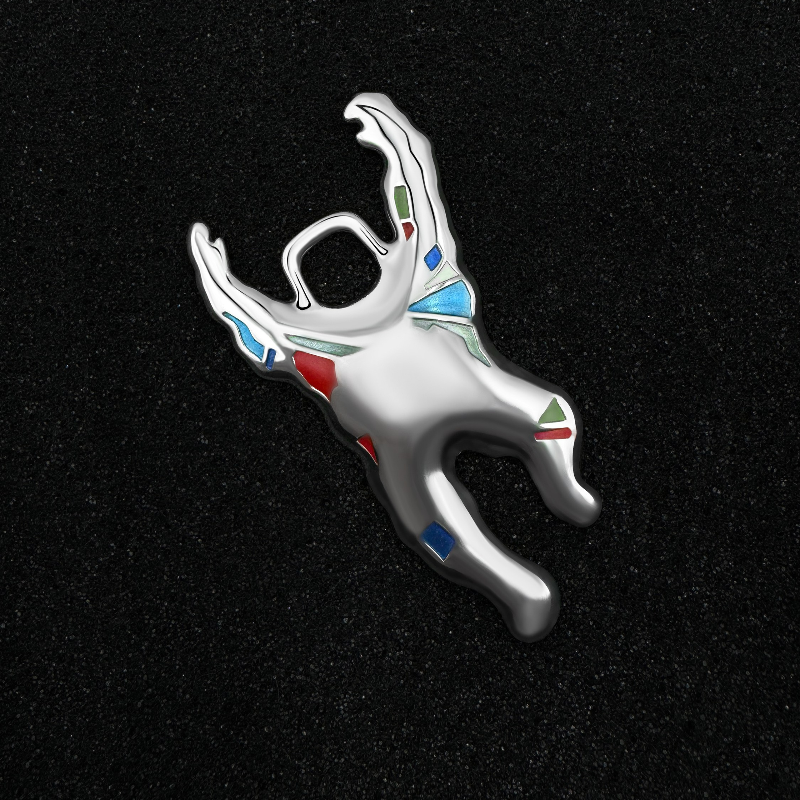 Ювелирная ретушь украшения для музыкальной группы Race to Space.