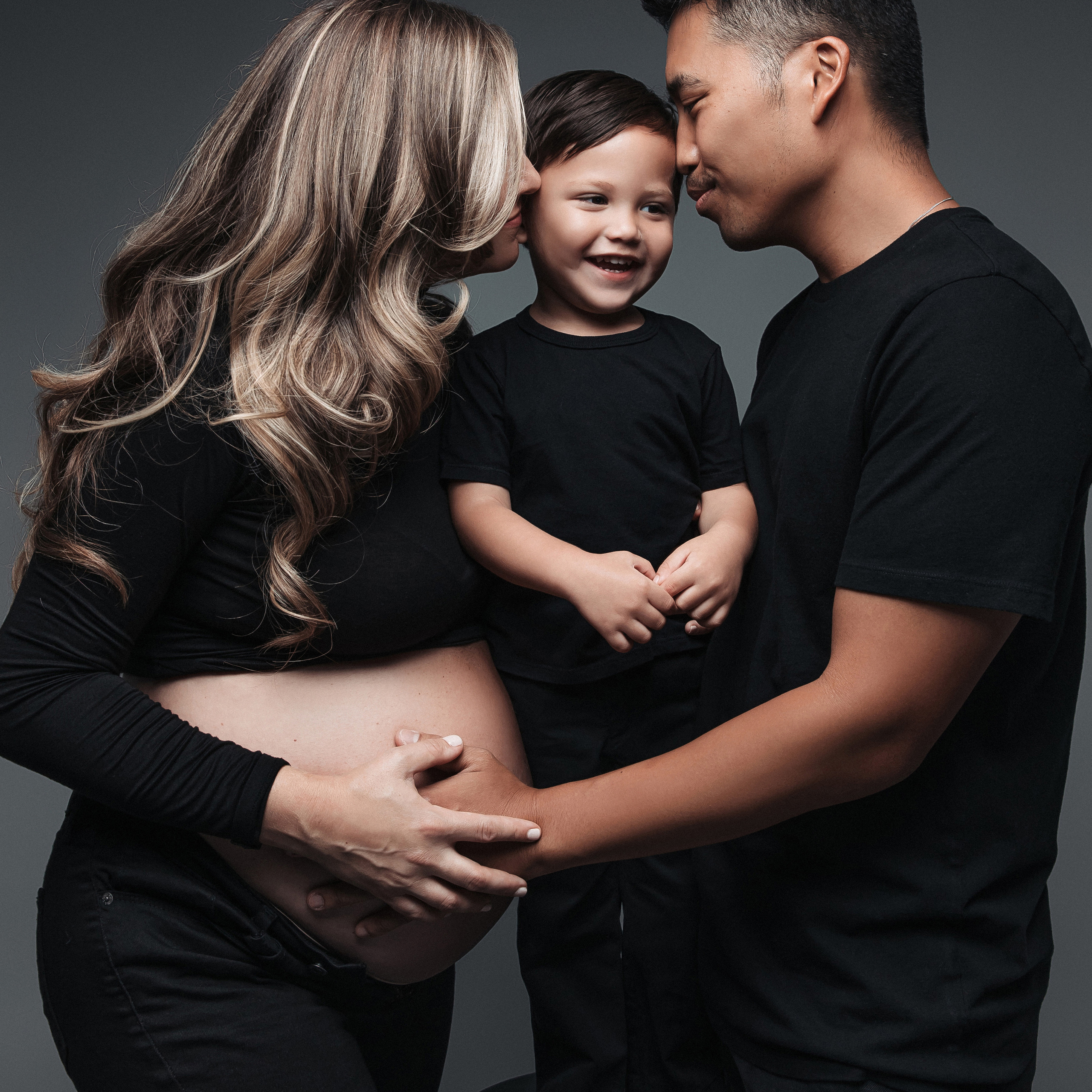 Reviews. LOS ANGELES MATERNITY & FAMILY PHOGRAPHER