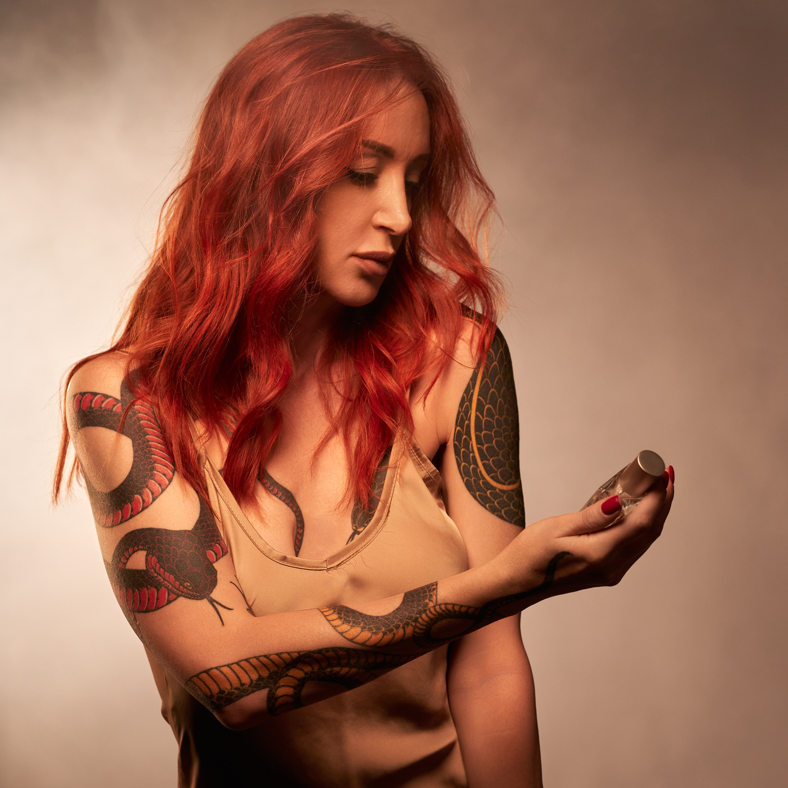 Контент-съемка для бренда парфюма. Фотограф людей и животных в Санкт-Петербурге Марина Бурмистрова