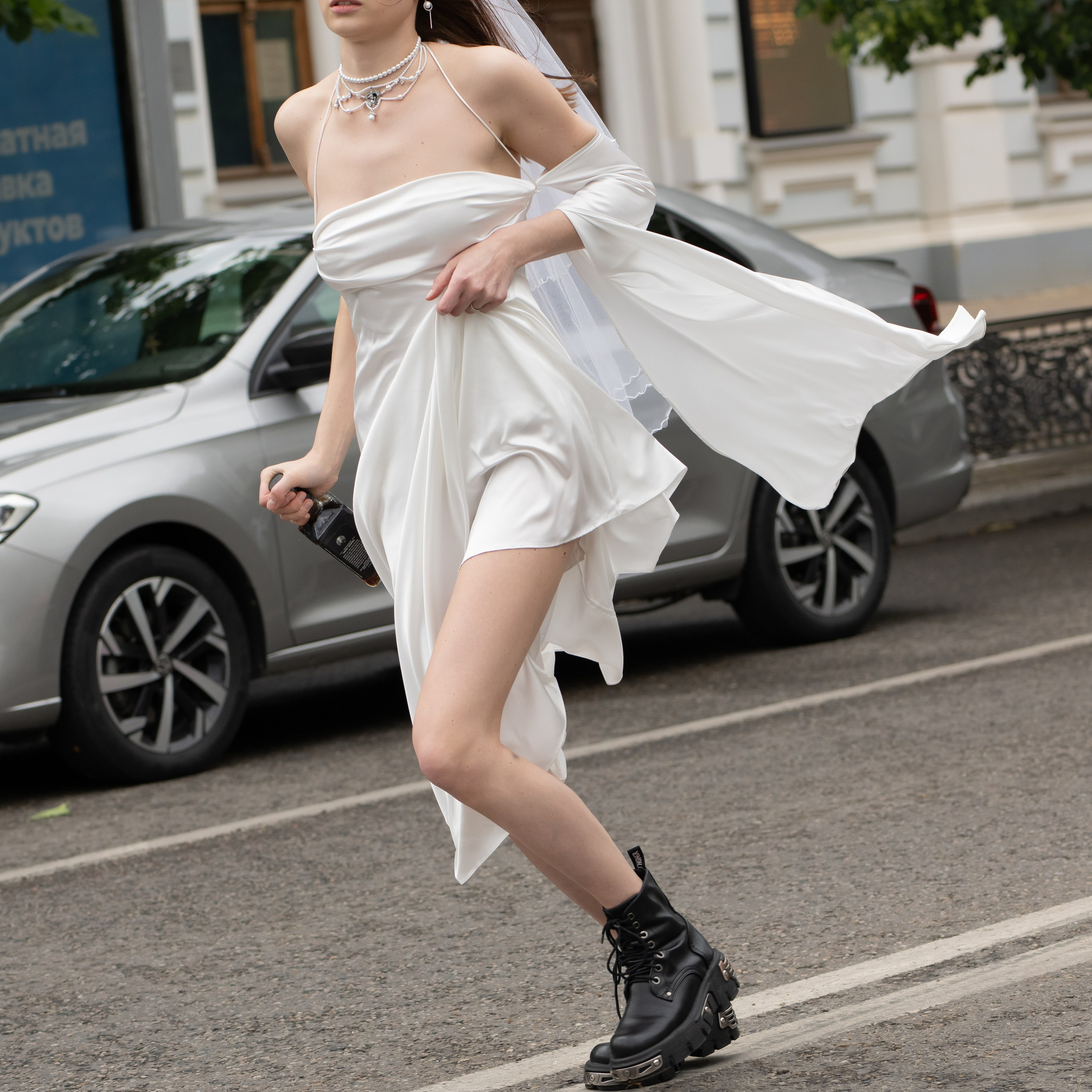 СБЕЖАВШАЯ НЕВЕСТА (история в каждом кадре)