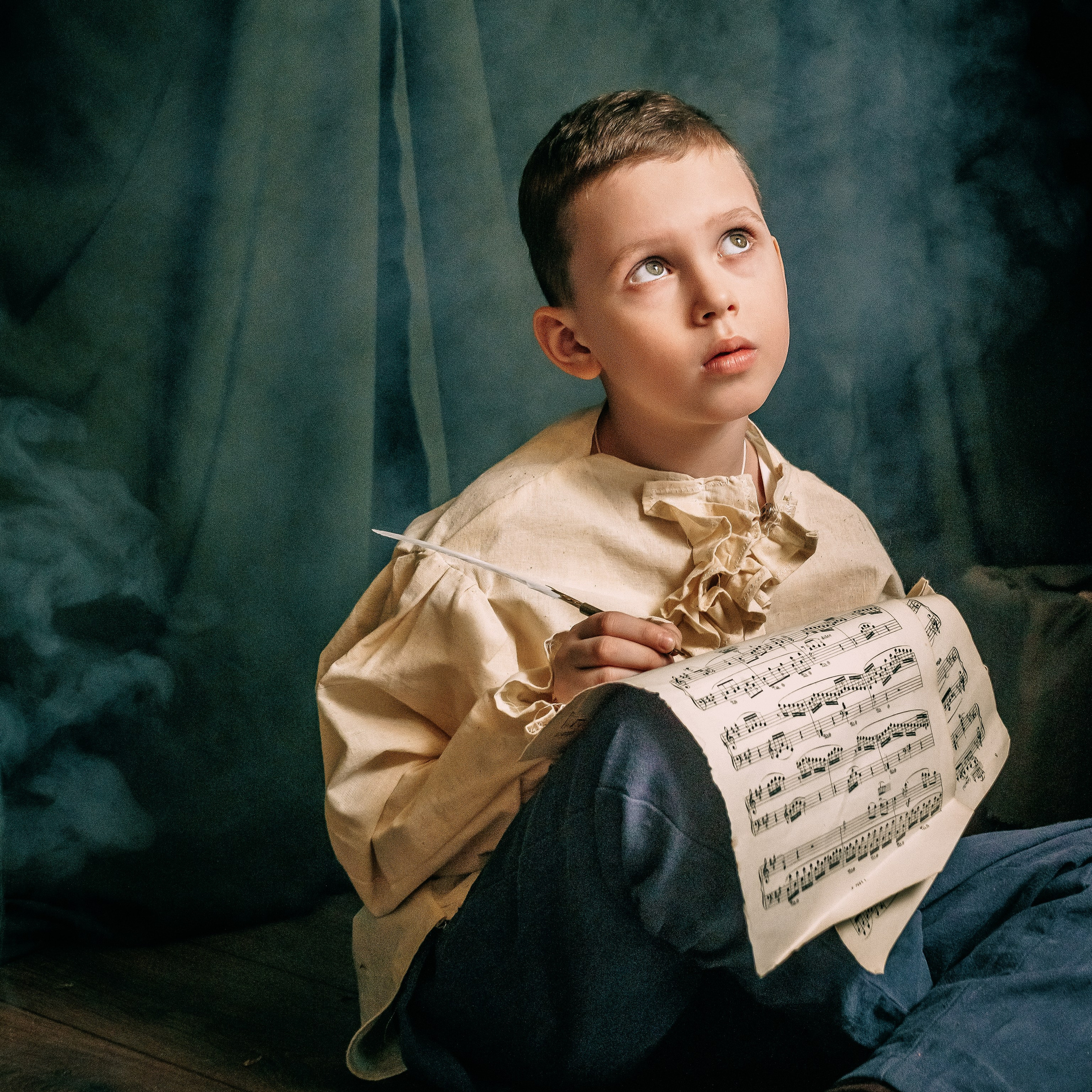 Детская фотосессия в костюмах. Фотограф Надежда Сухомлина