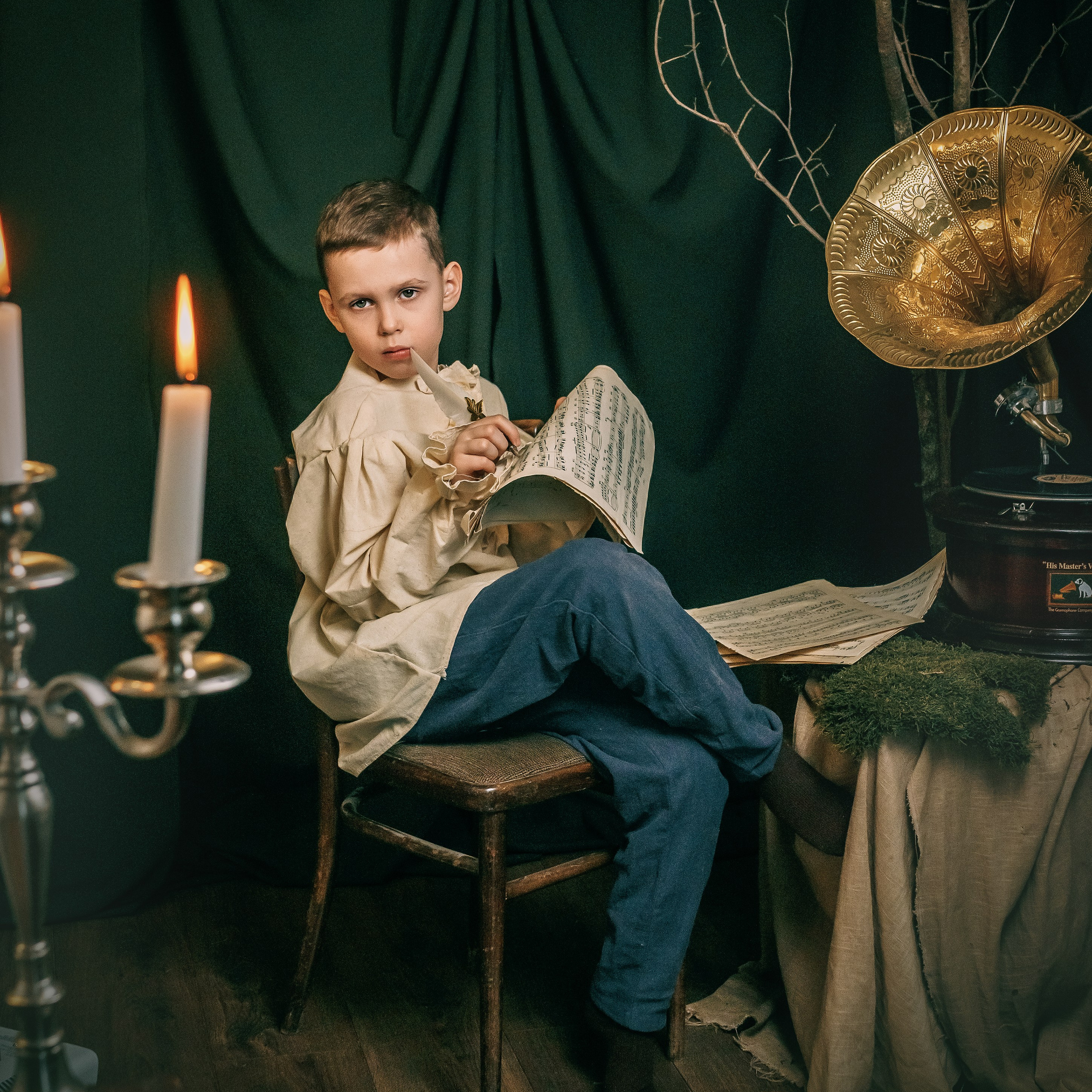 Детская фотосессия в костюмах. Фотограф Надежда Сухомлина