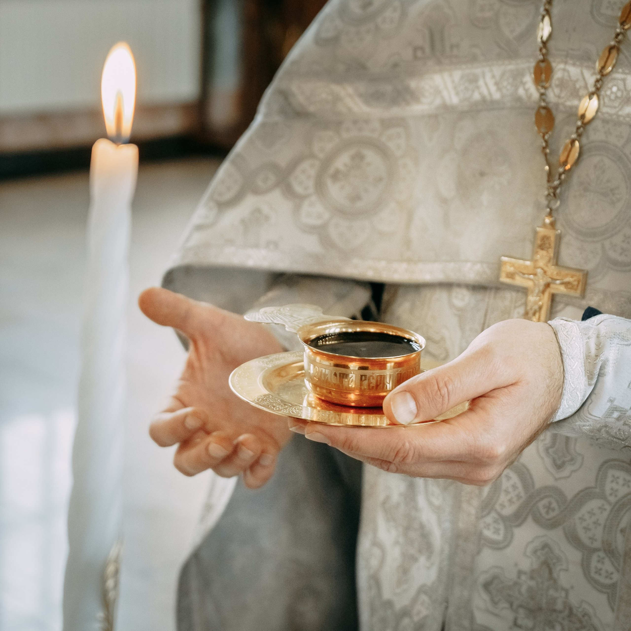 Церковные Таинства. Фотограф Надежда Сухомлина