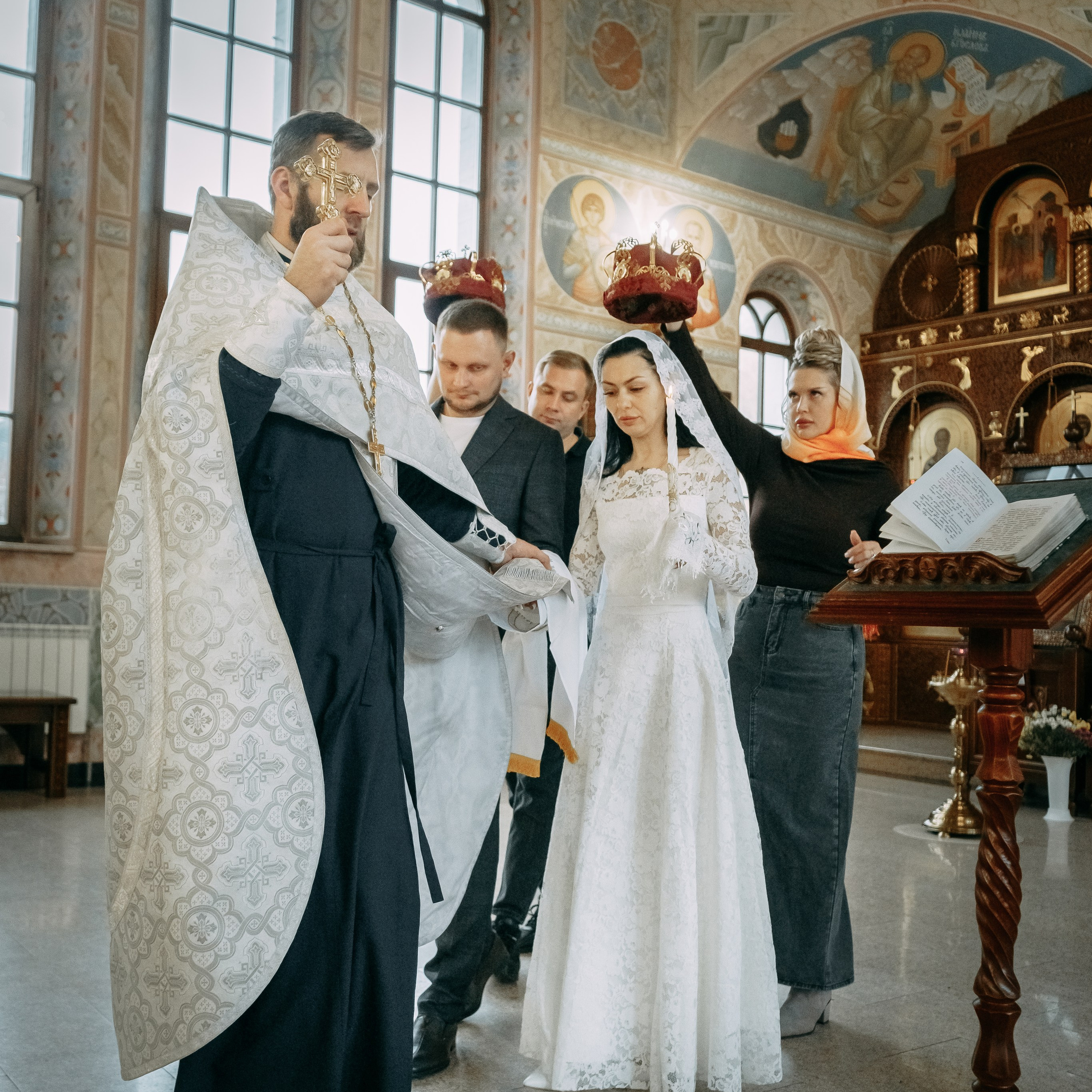 Церковные Таинства. Фотограф Надежда Сухомлина