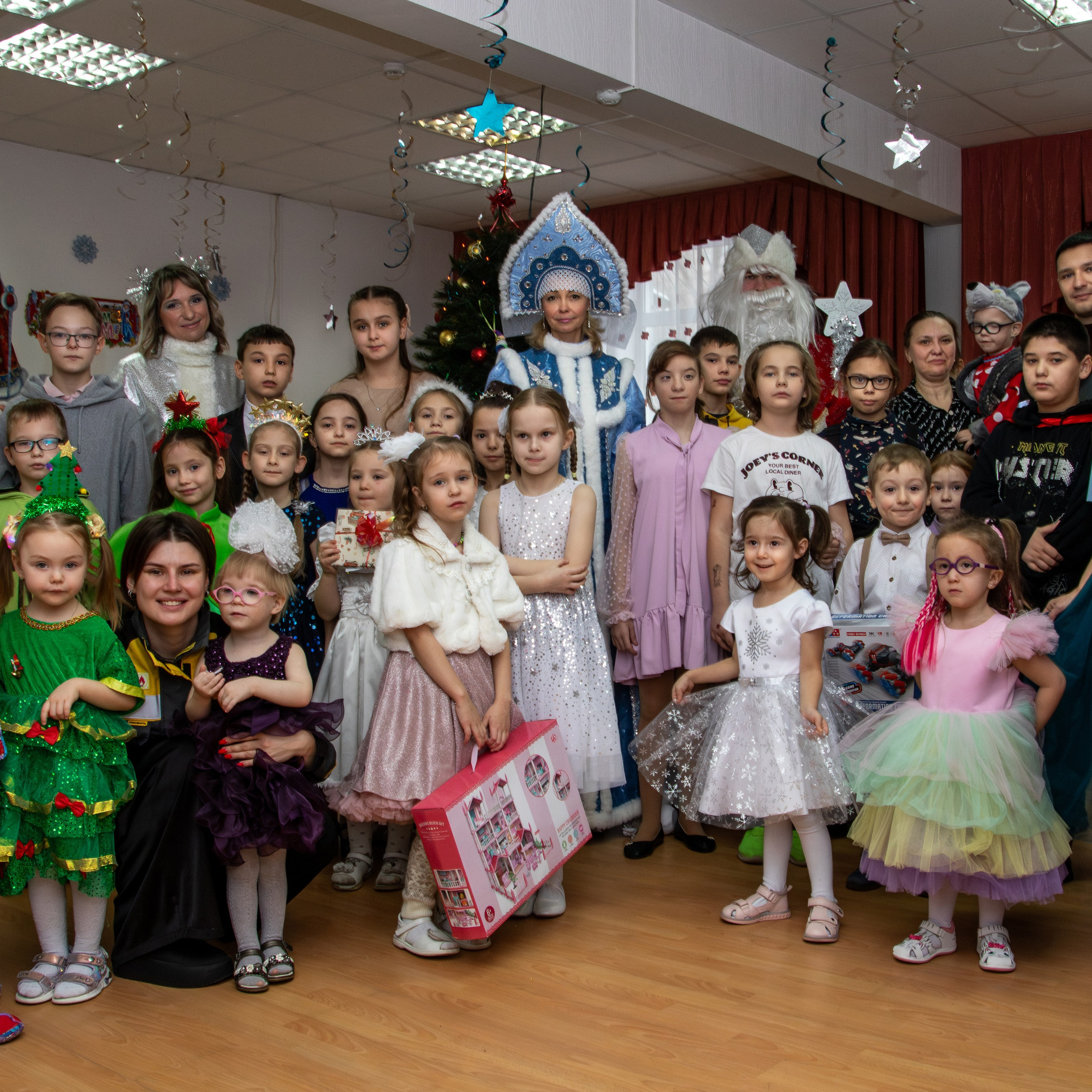 Детский праздник и ёлка желаний при участии Роснефть.