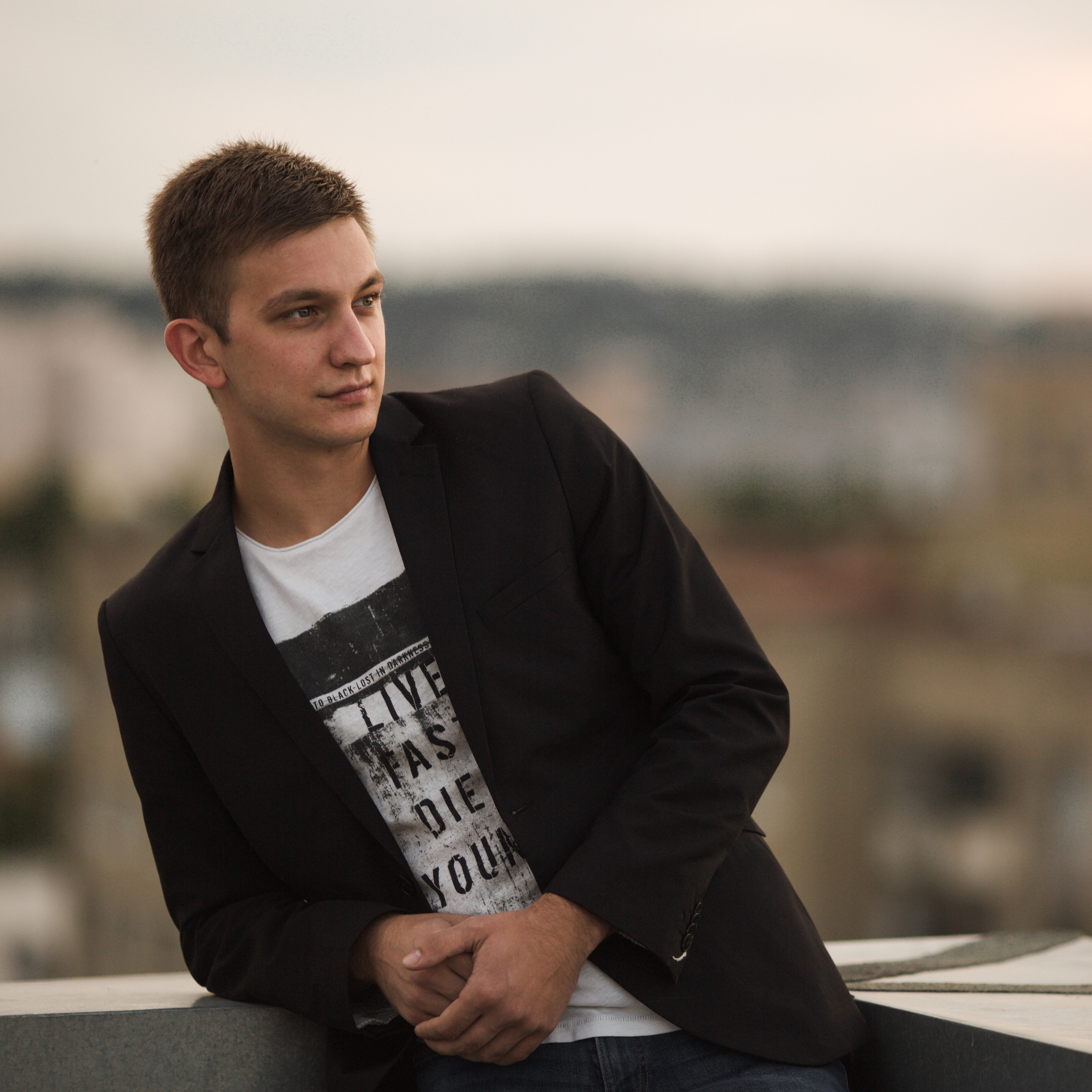 На крыше. мужской портрет