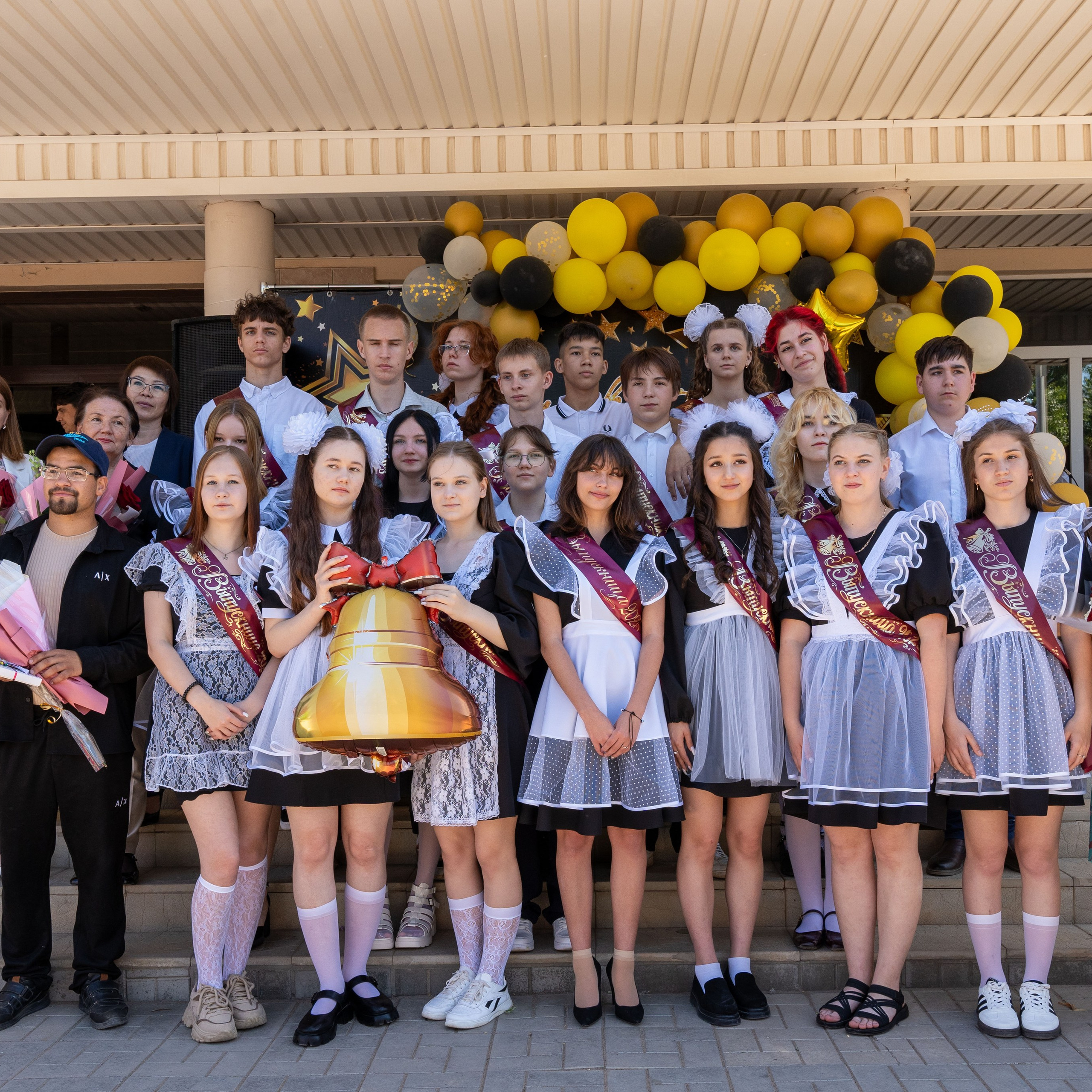 Прощай, школа, здравствуй, мир! Последний звонок и выпускной 9 А» класса