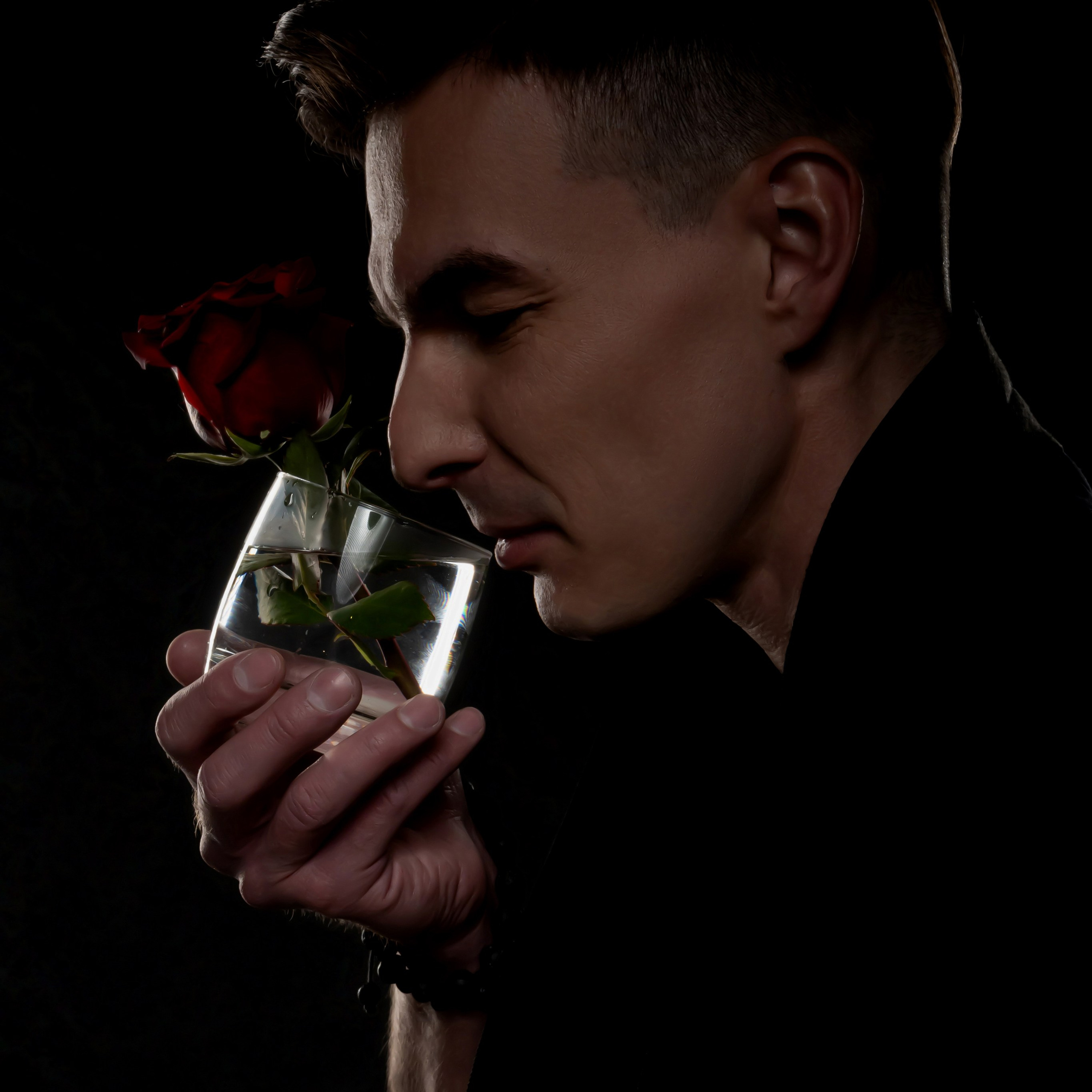 В низком ключе