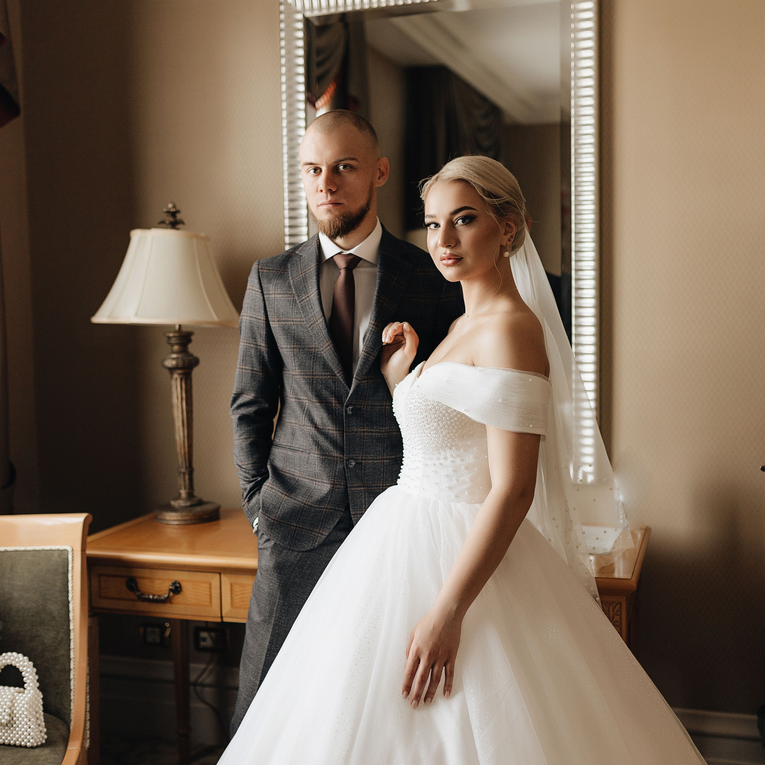 Свадебная фотосессия Дарии и Вадима — фотостудия и прогулка. Семейный и свадебный фотограф в Донецке Елена Гордеева