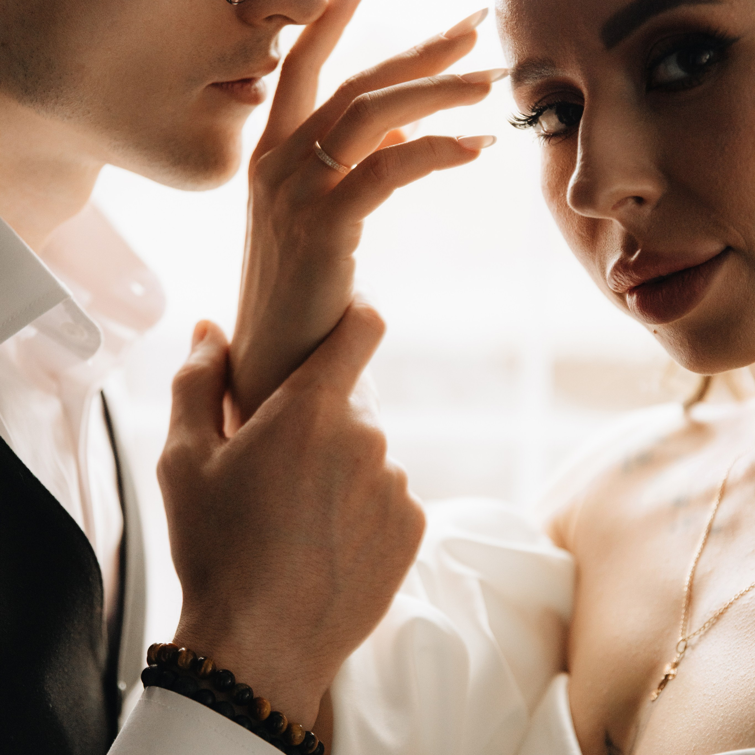 Свадебная фотосессия Дарии и Вадима — фотостудия и прогулка. Семейный и свадебный фотограф в Донецке Елена Гордеева