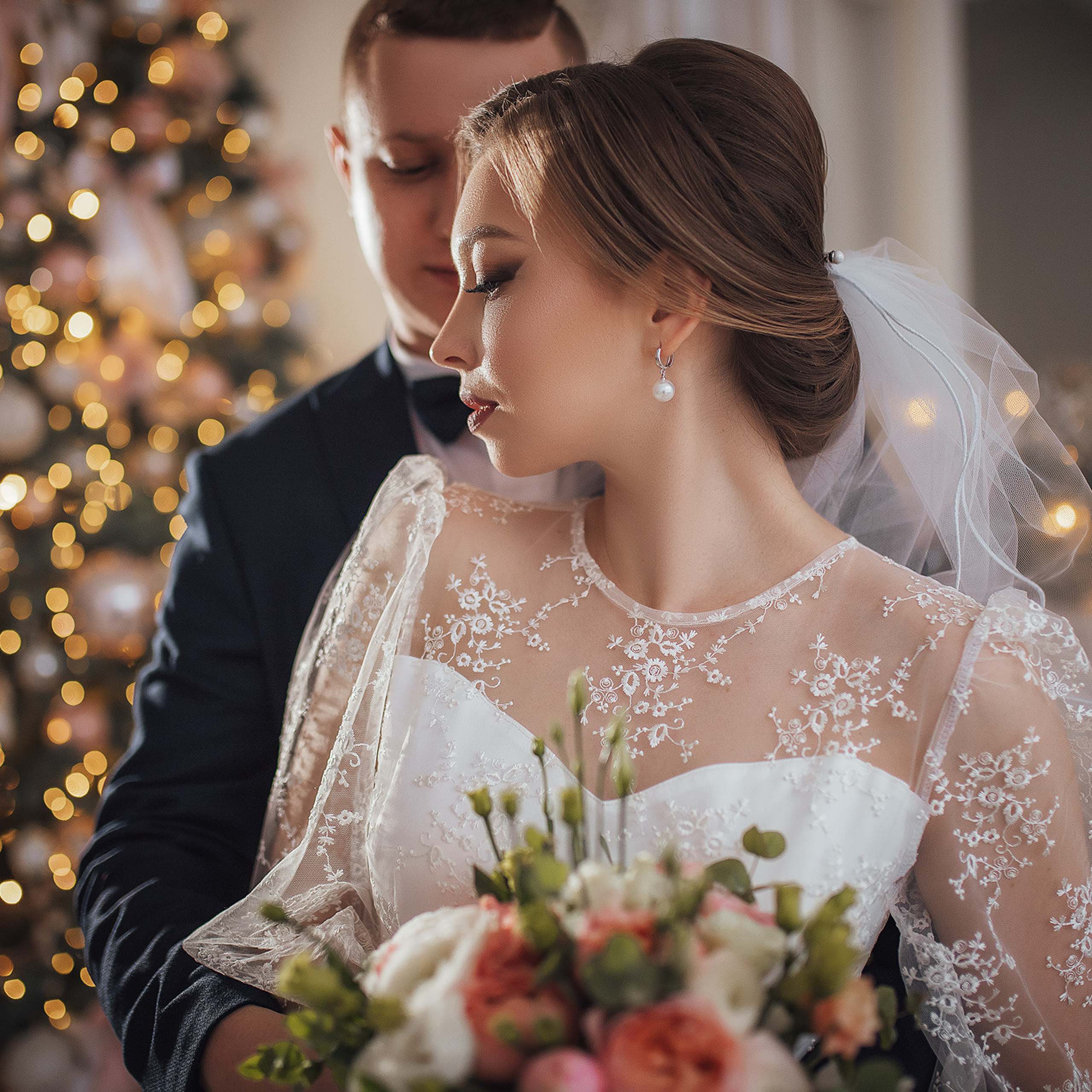 Свадебная фотосессия Дарии и Вадима — фотостудия и прогулка. Семейный и свадебный фотограф в Донецке Елена Гордеева