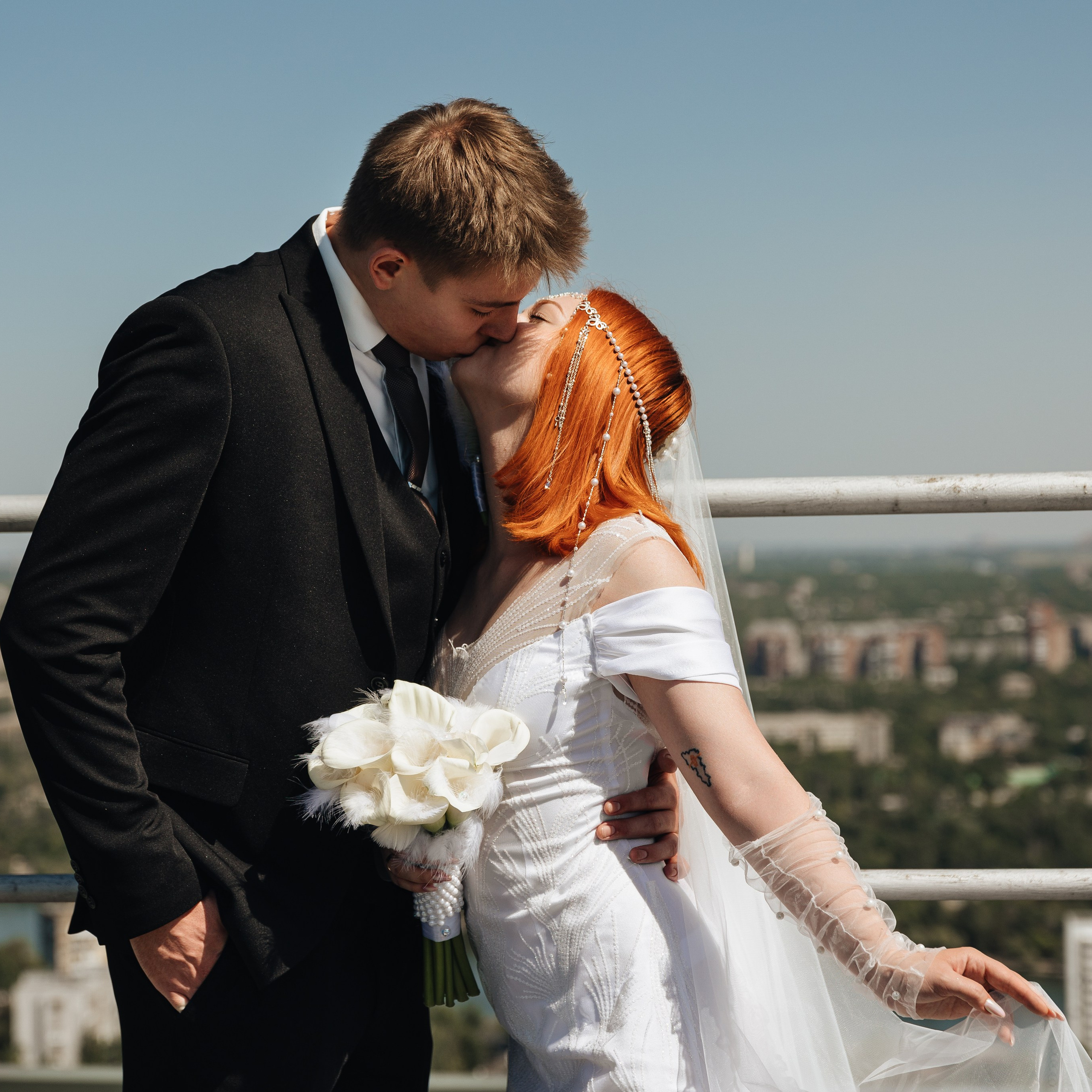 Свадебная фотосессия Дарии и Вадима — фотостудия и прогулка. Семейный и свадебный фотограф в Донецке Елена Гордеева