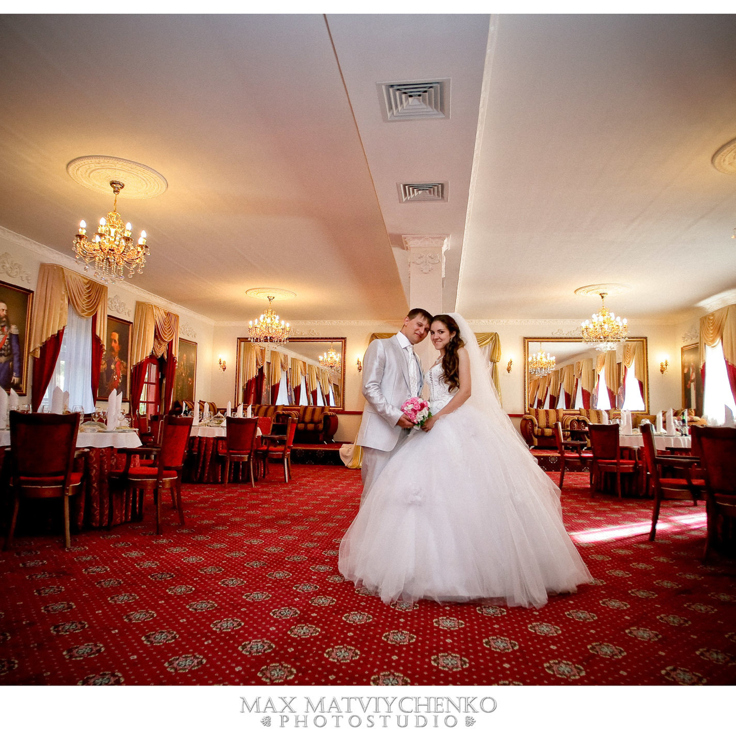 Свадебный фотограф в Ростове-на-Дону. Свадебная фотография в Ростове-н. Максим Матвийченко и Виктория Басова профессионалы своего дела