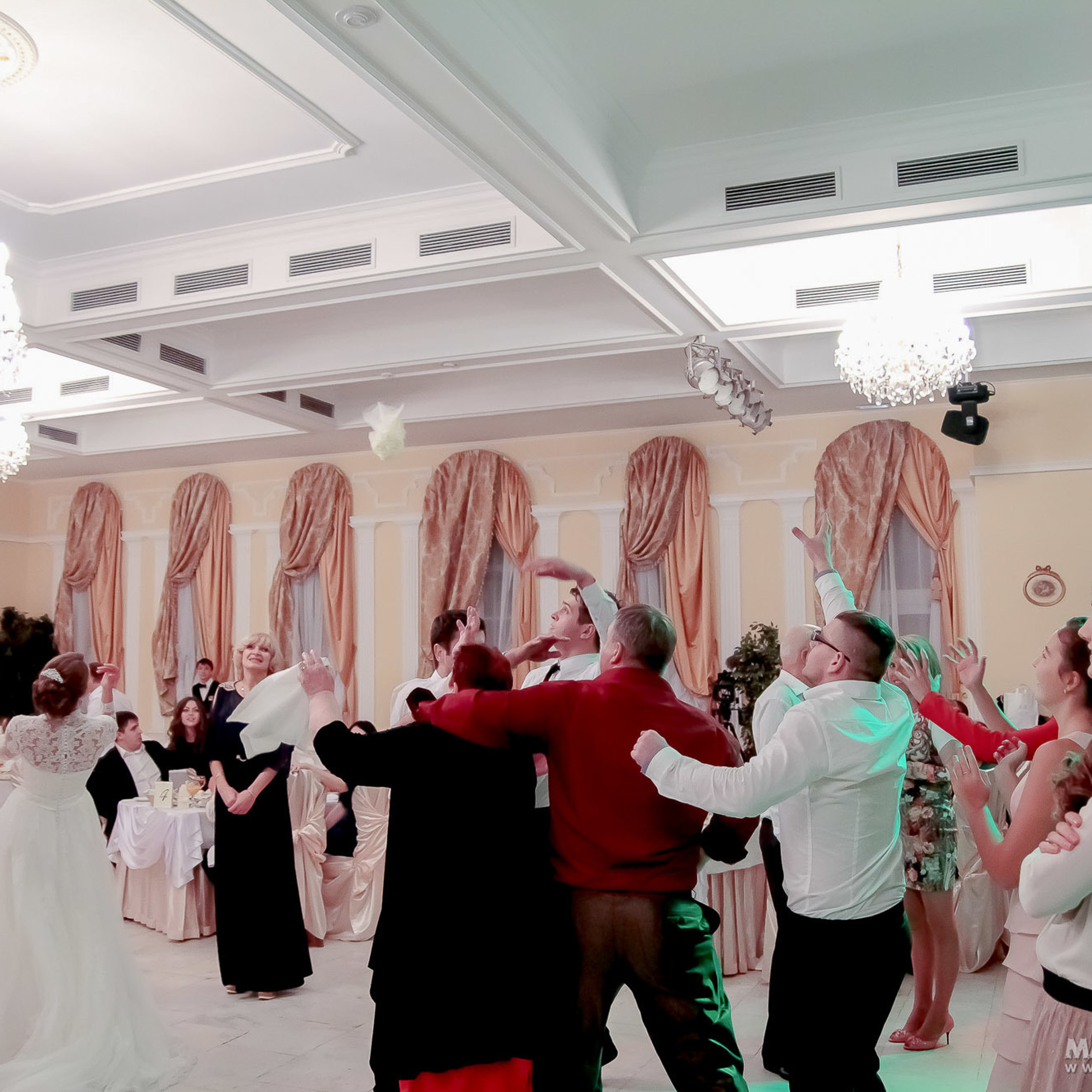 Свадебный фотограф в Ростове-на-Дону. Свадебная фотография в Ростове-н. Максим Матвийченко и Виктория Басова профессионалы своего дела