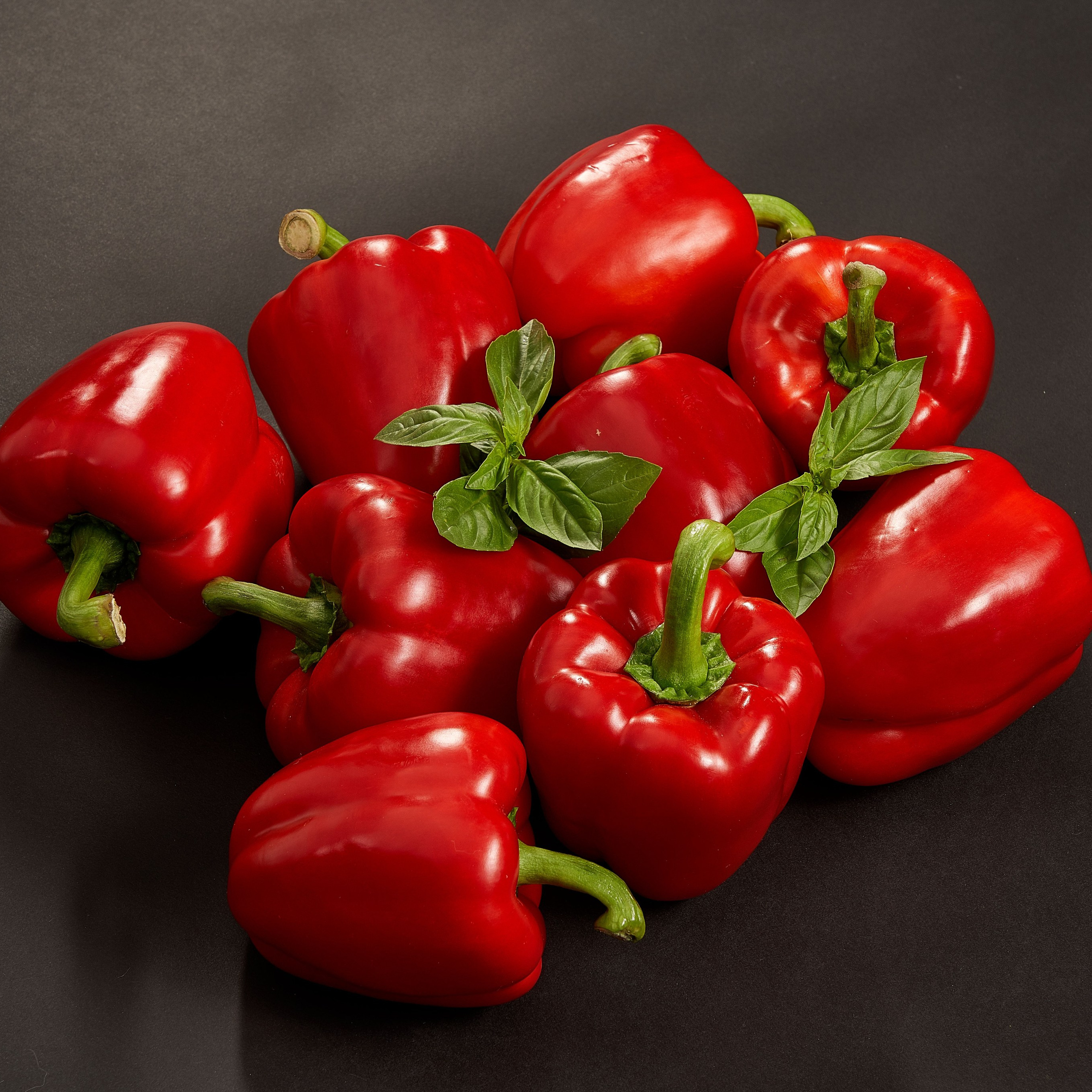 Для МАРКЕТПЛЕЙСОВ. Максим Матвийченко и Виктория Басова профессионалы своего дела