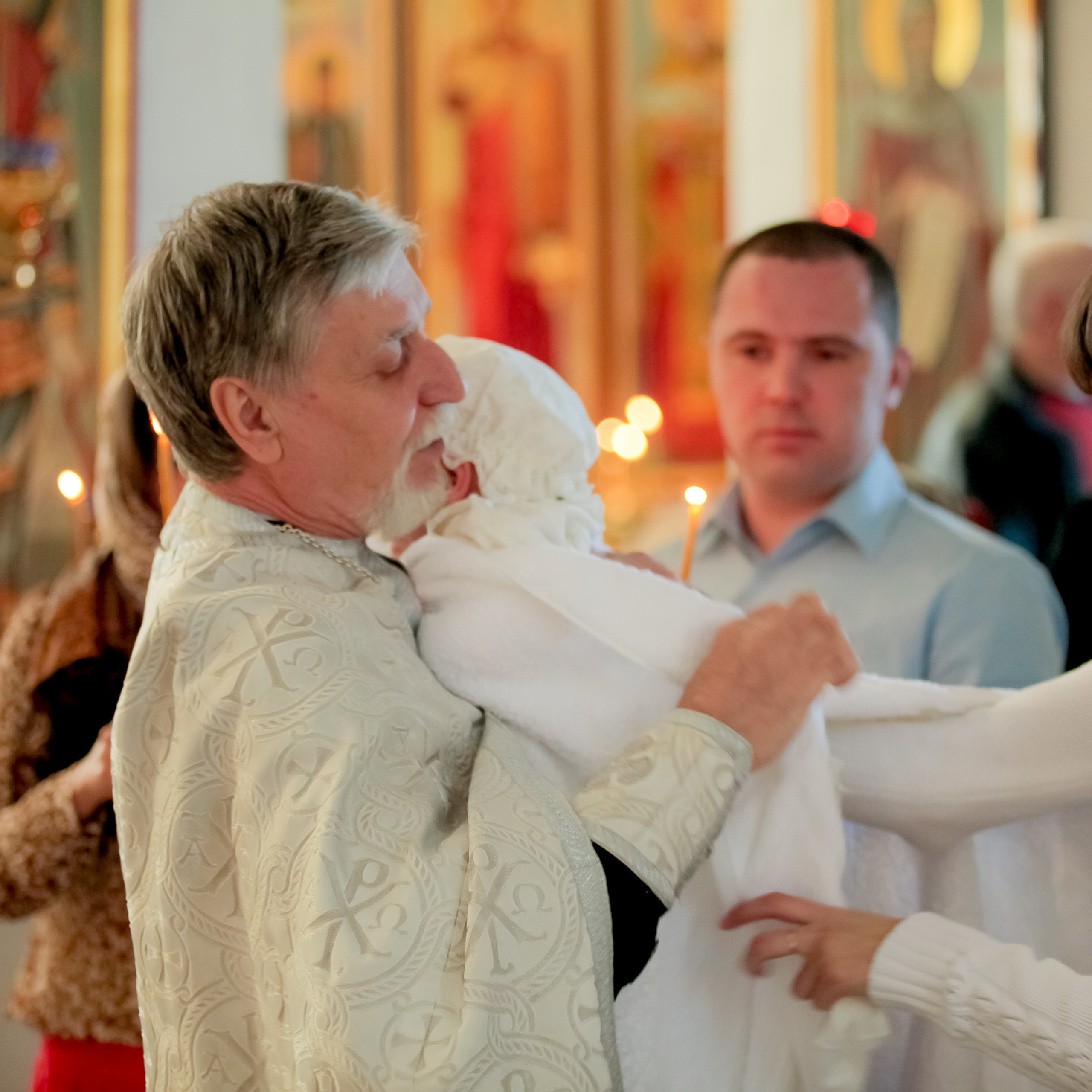 Фотограф церковных обрядов в Ростове-на-Дону. Профессиональная фото и. Максим Матвийченко и Виктория Басова профессионалы своего дела