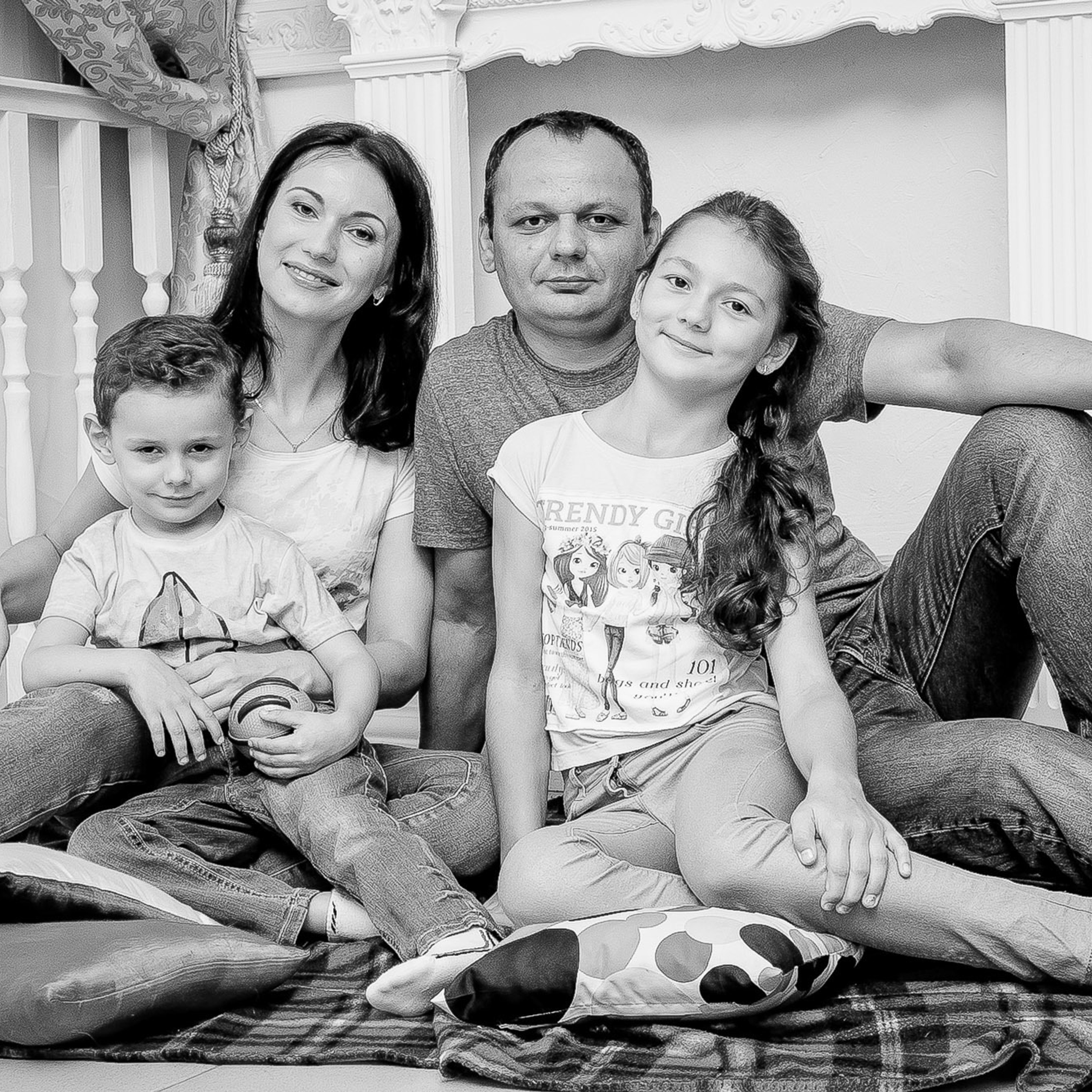 Семейные и детские фотосессии от студии фотографии "Love Story". Максим Матвийченко и Виктория Басова профессионалы своего дела