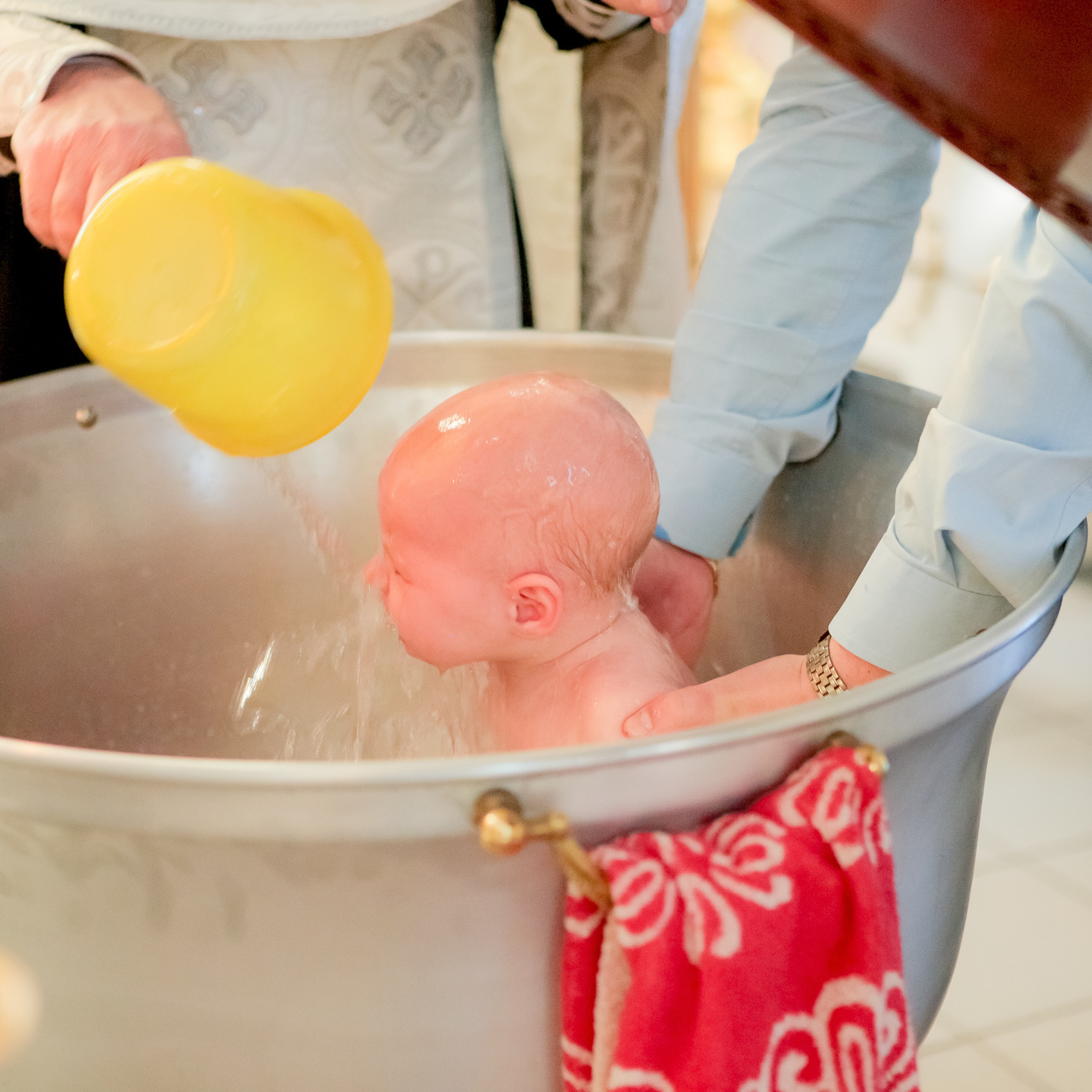 Фотограф церковных обрядов в Ростове-на-Дону. Профессиональная фото и. Максим Матвийченко и Виктория Басова профессионалы своего дела