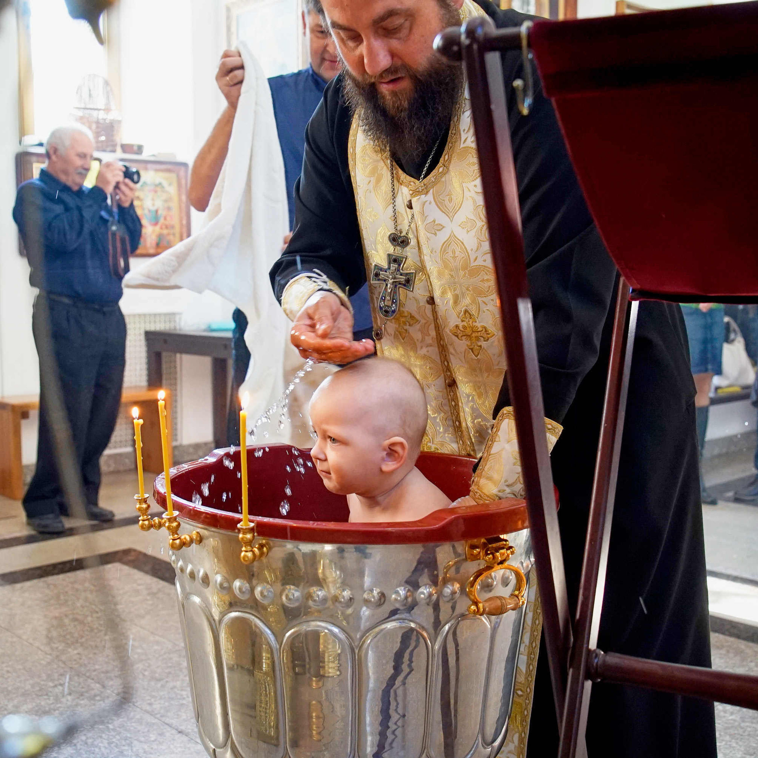 Фотограф церковных обрядов в Ростове-на-Дону. Профессиональная фото и. Максим Матвийченко и Виктория Басова профессионалы своего дела