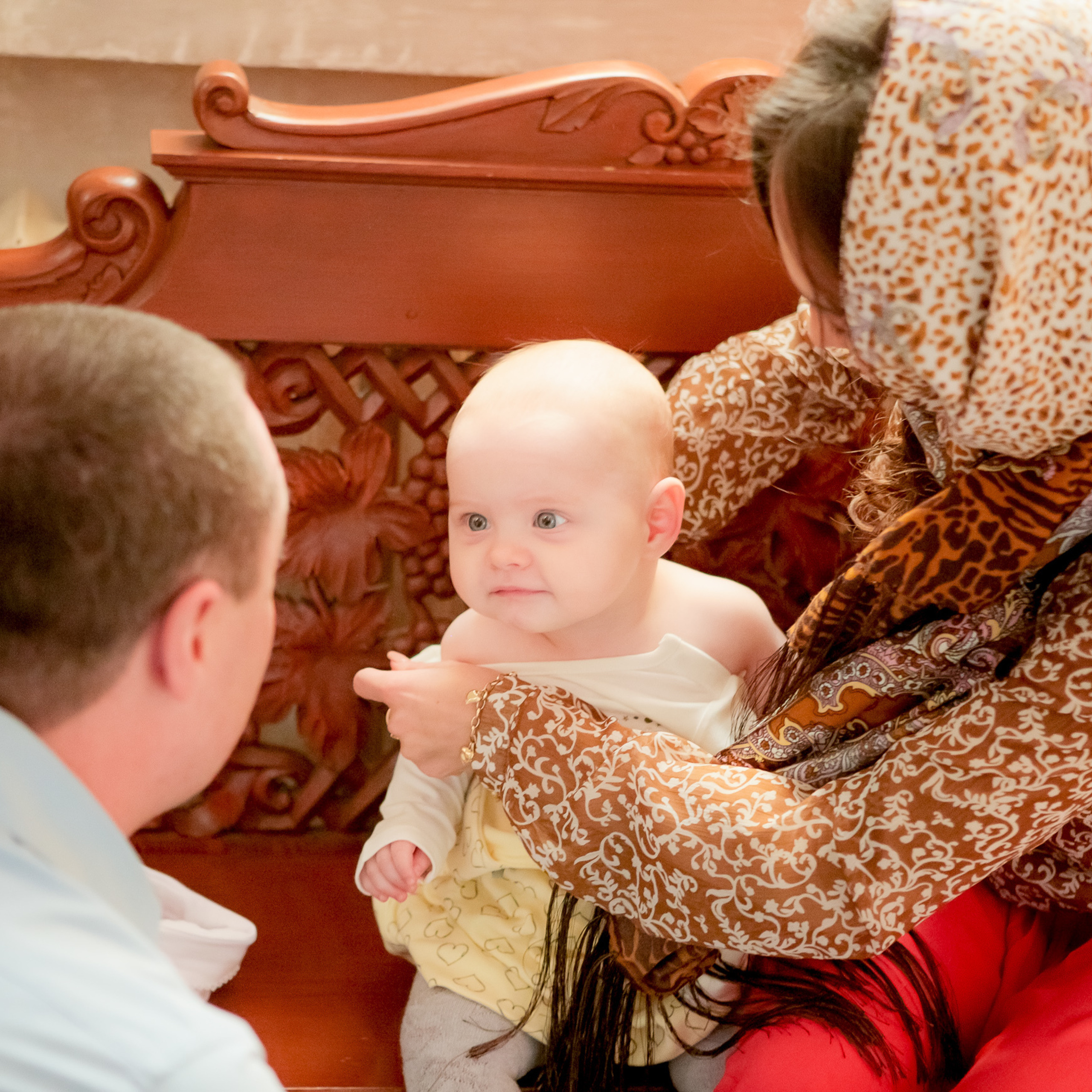 Фотограф церковных обрядов в Ростове-на-Дону. Профессиональная фото и. Максим Матвийченко и Виктория Басова профессионалы своего дела