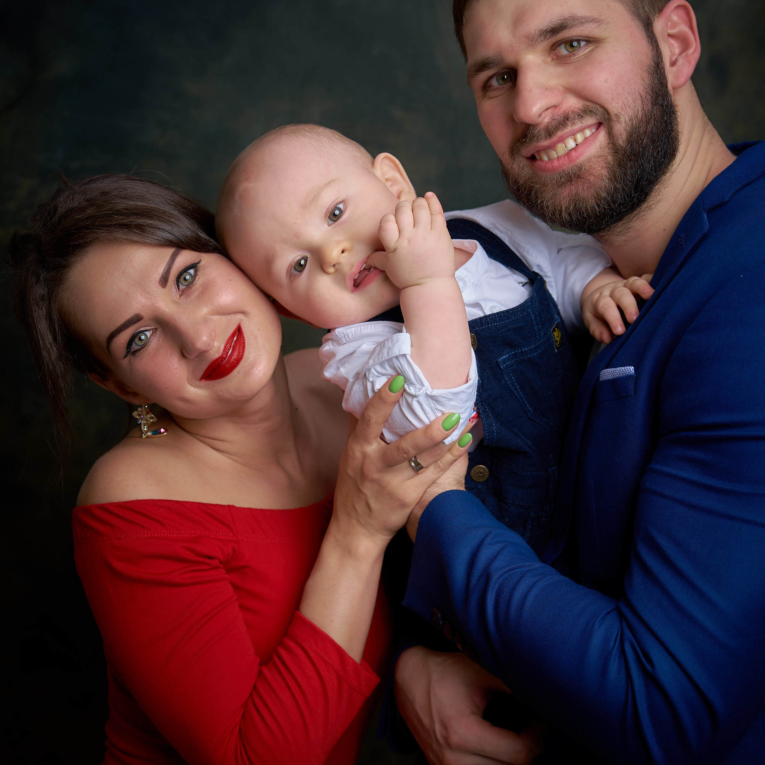 Семейные и детские фотосессии от студии фотографии "Love Story". Максим Матвийченко и Виктория Басова профессионалы своего дела