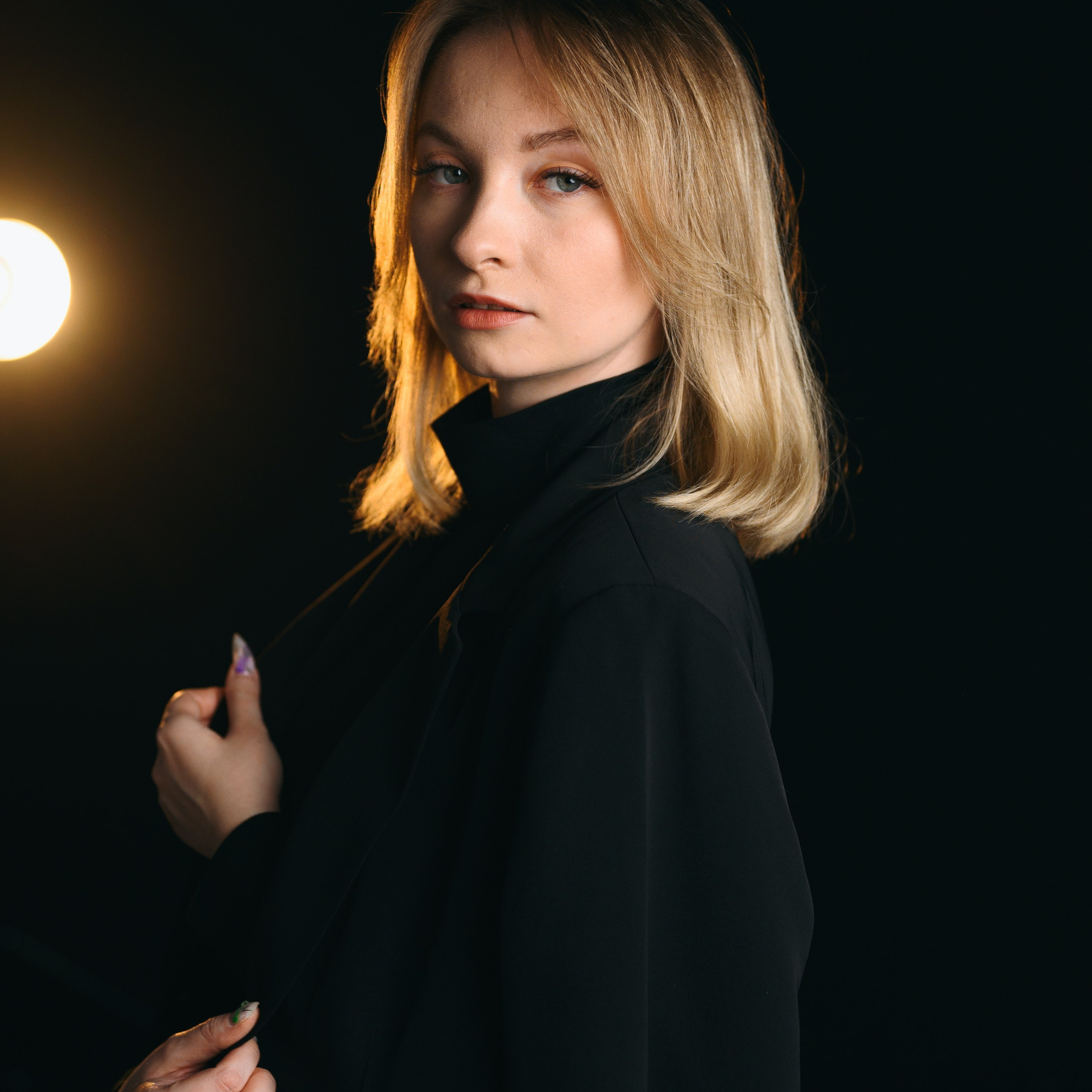 КОНТРАСТНЫЙ ПОРТРЕТ