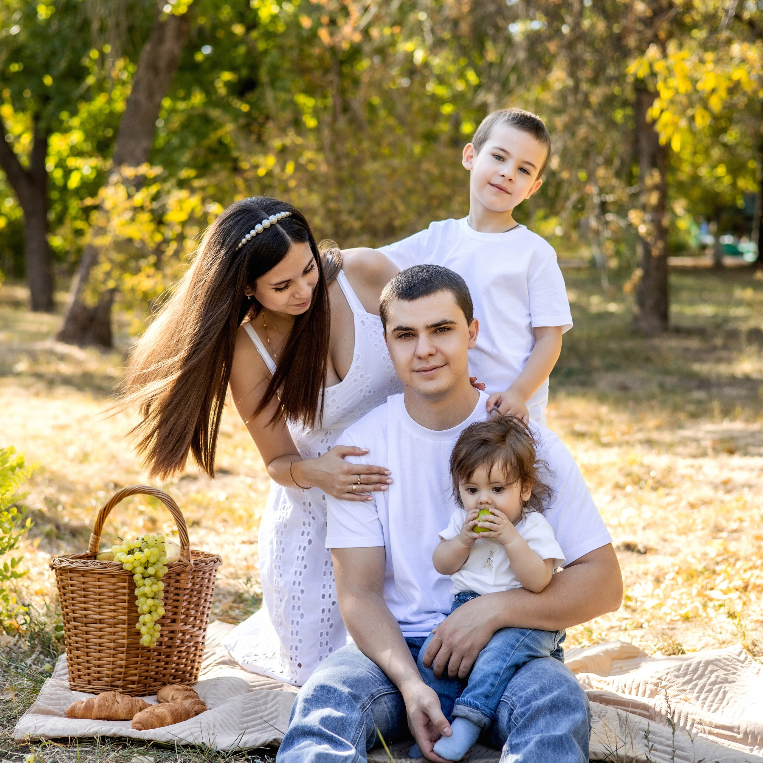 Артем, Юля и детки