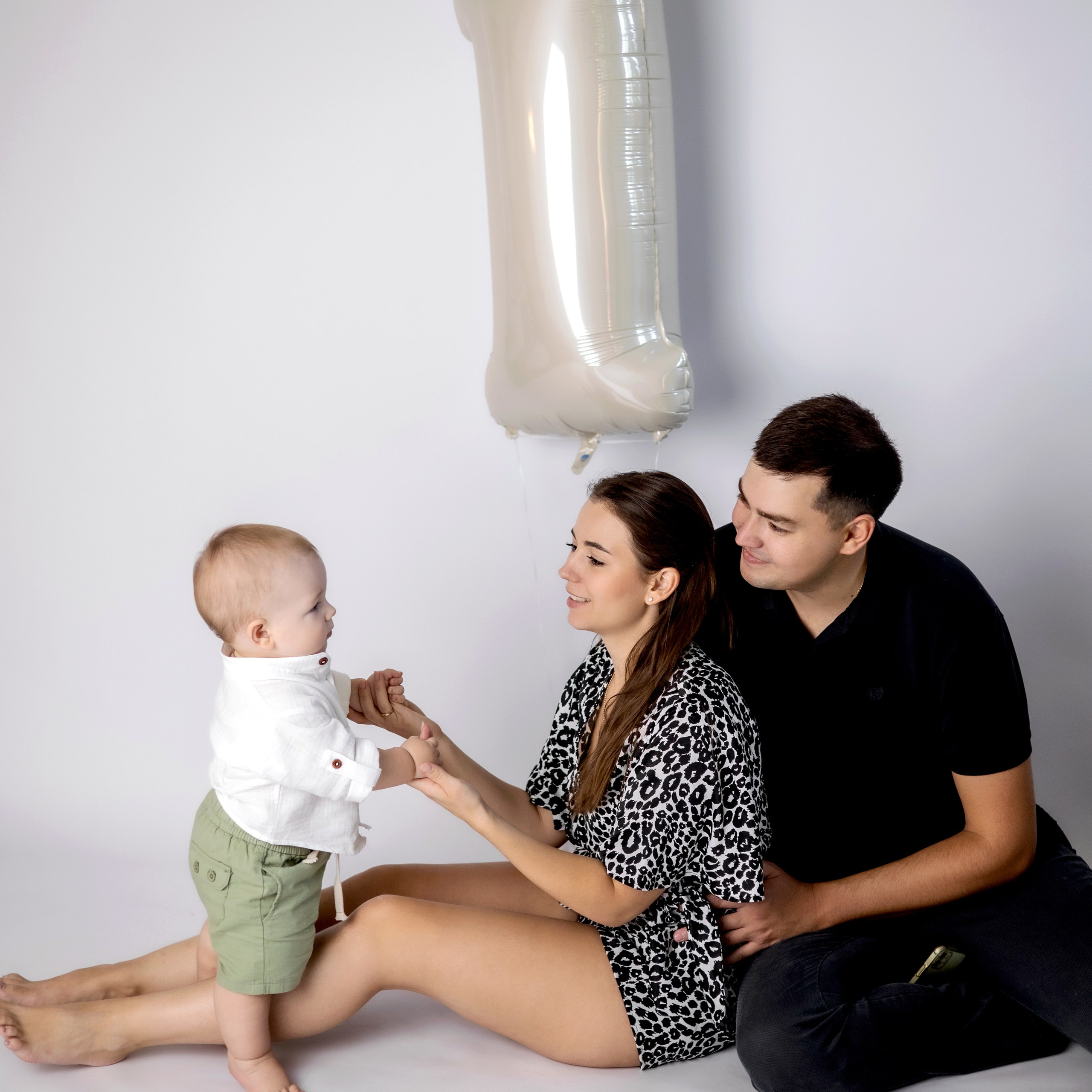 Максиму Годик