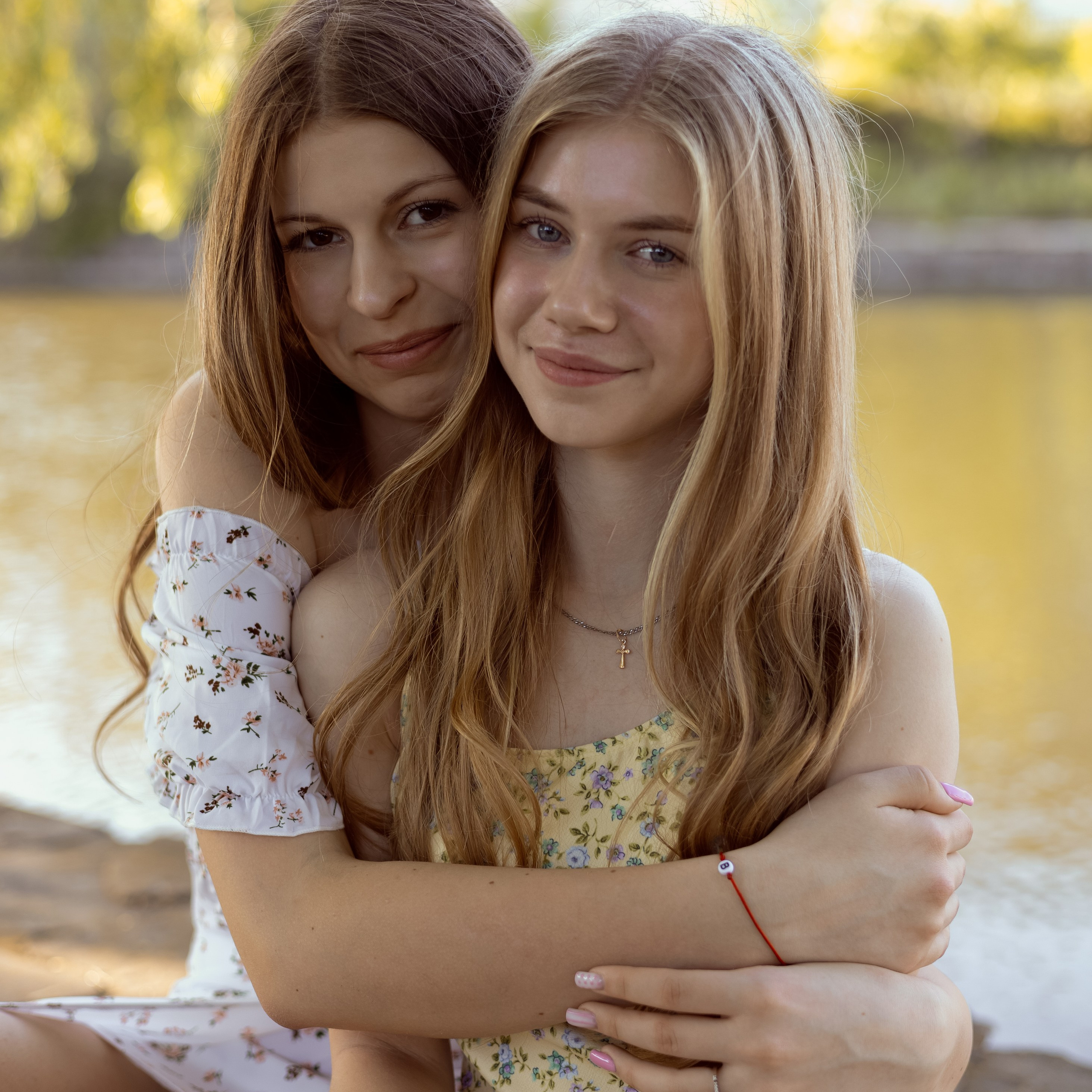 СЁСТРЫ