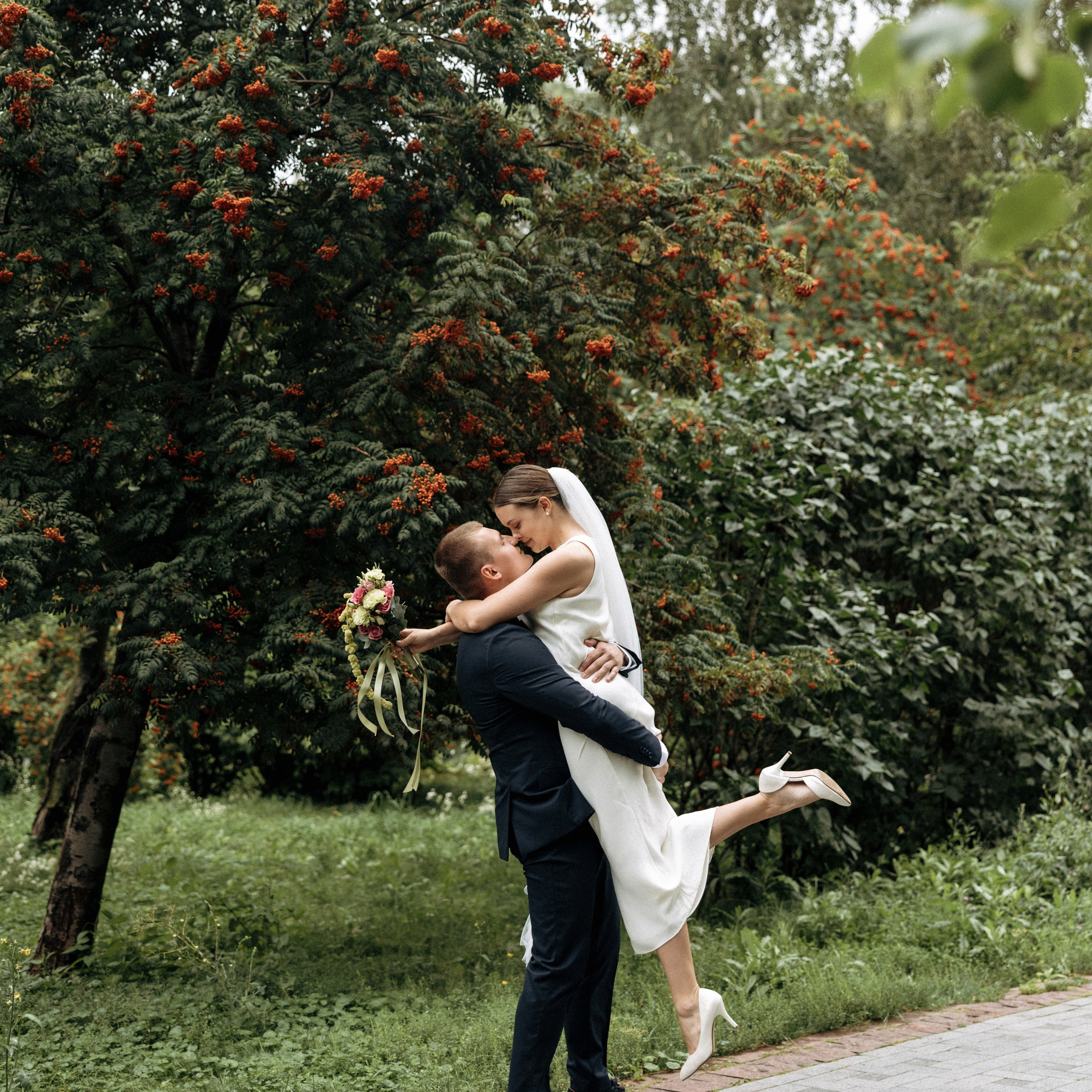 Тессинский мост — та самая популярная локация для фото, про которую все спрашивают. Свадебный фотограф Москва Виктория Медовик