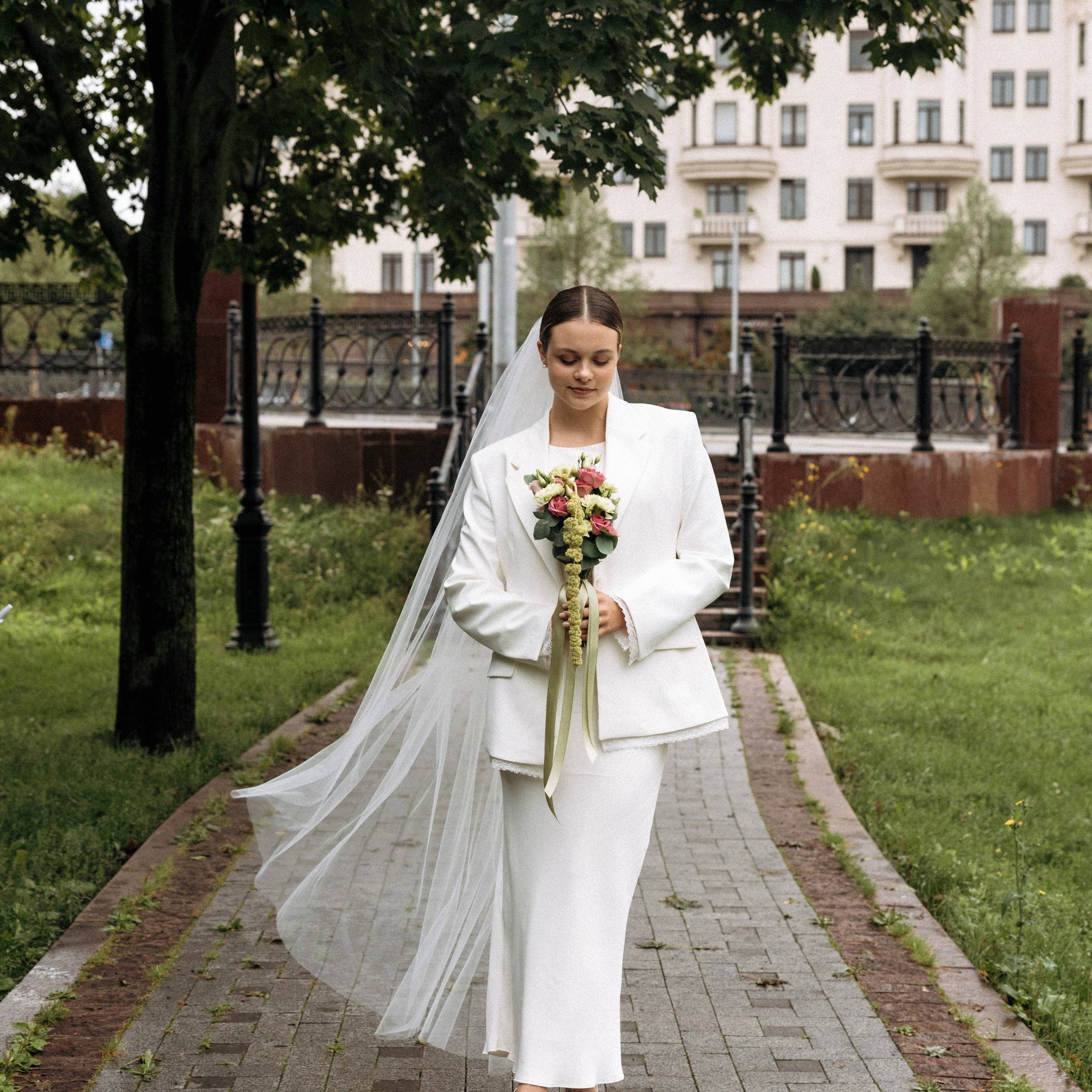 Тессинский мост — та самая популярная локация для фото, про которую все спрашивают. Свадебный фотограф Москва Виктория Медовик