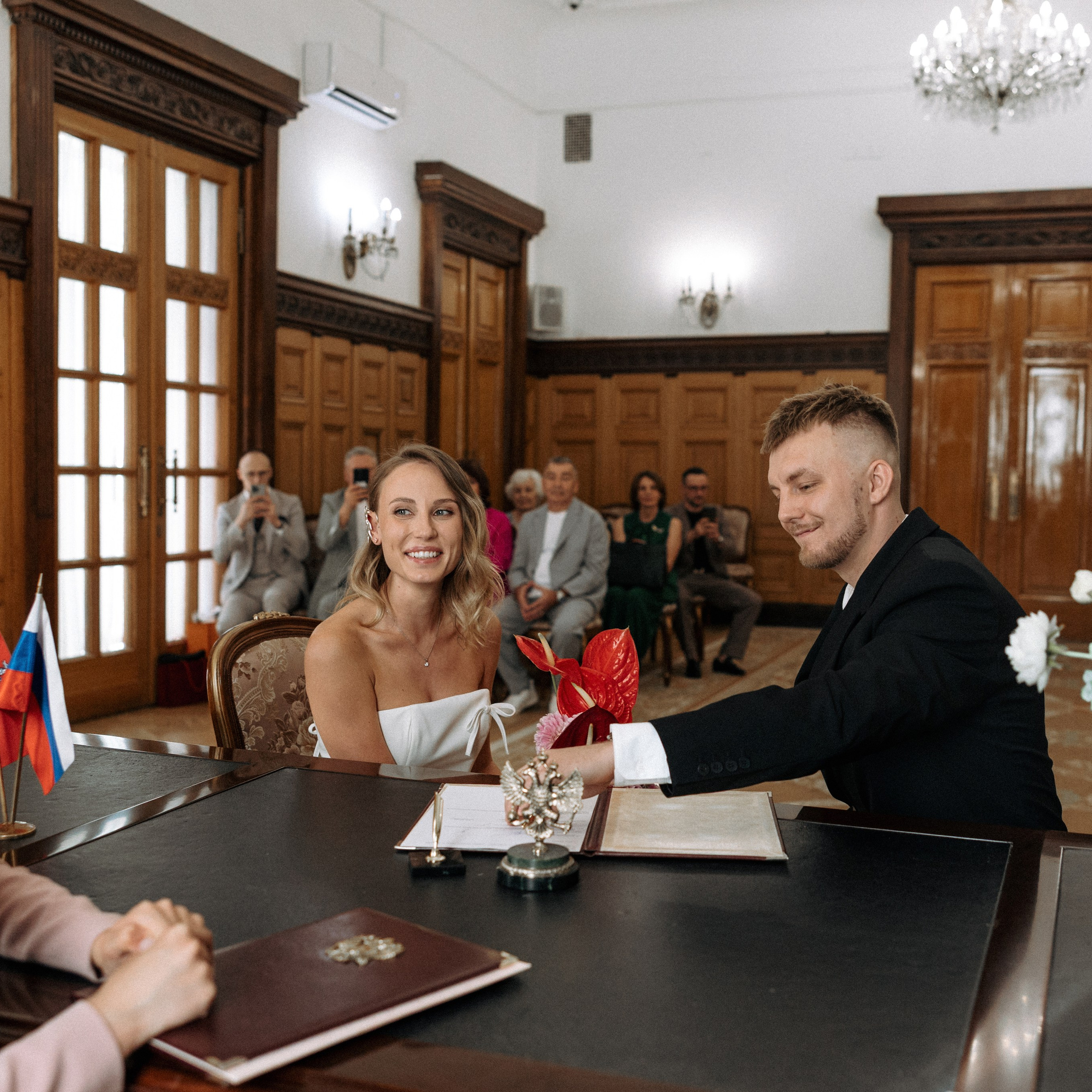 Свадебная роспись в Грибоедовском ЗАГСе. Свадебный фотограф Москва Виктория Медовик