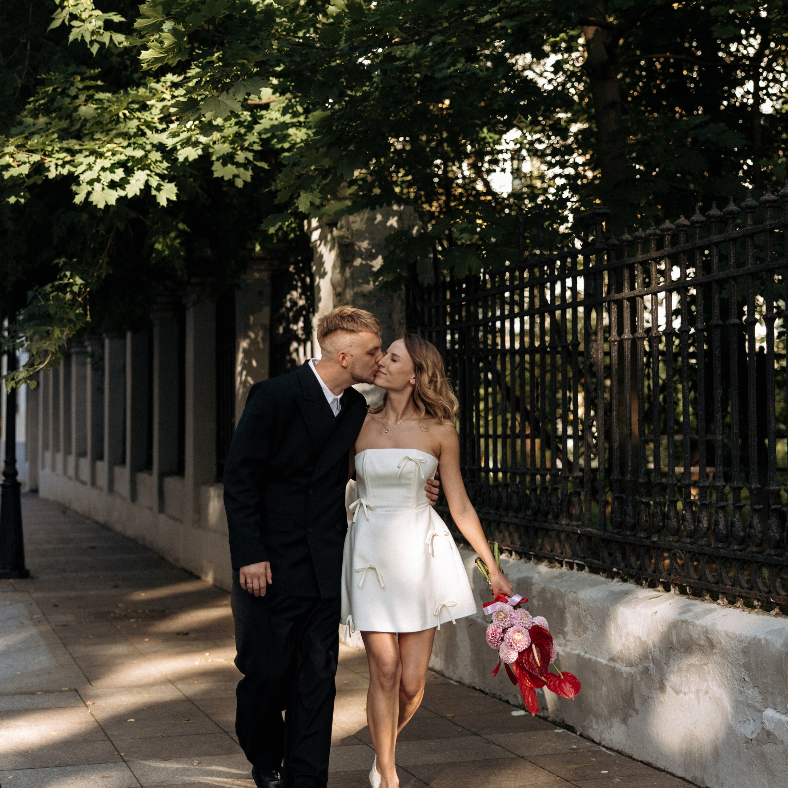 Свадебная роспись в Грибоедовском ЗАГСе. Свадебный фотограф Москва Виктория Медовик