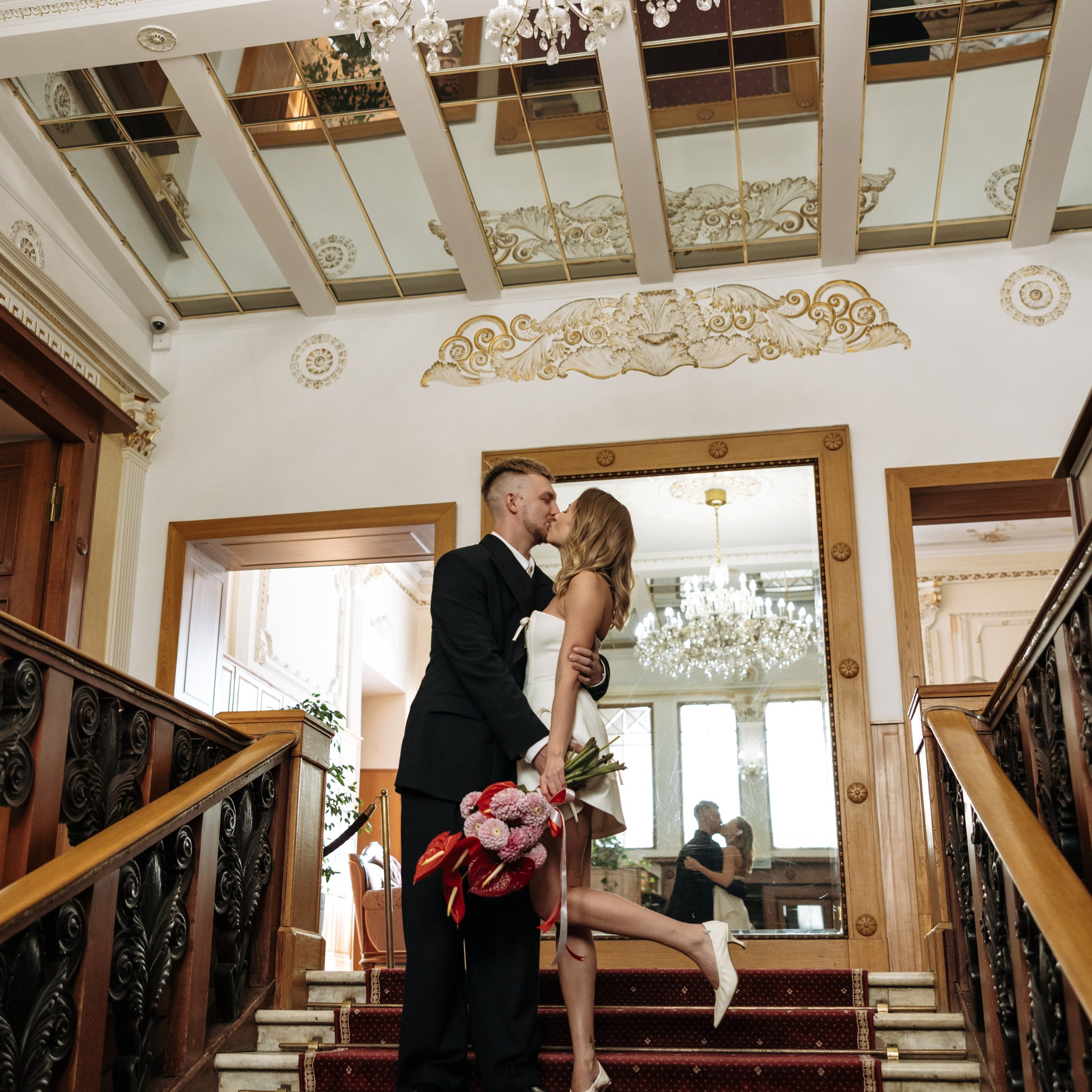 Свадебная роспись в Грибоедовском ЗАГСе. Свадебный фотограф Москва Виктория Медовик