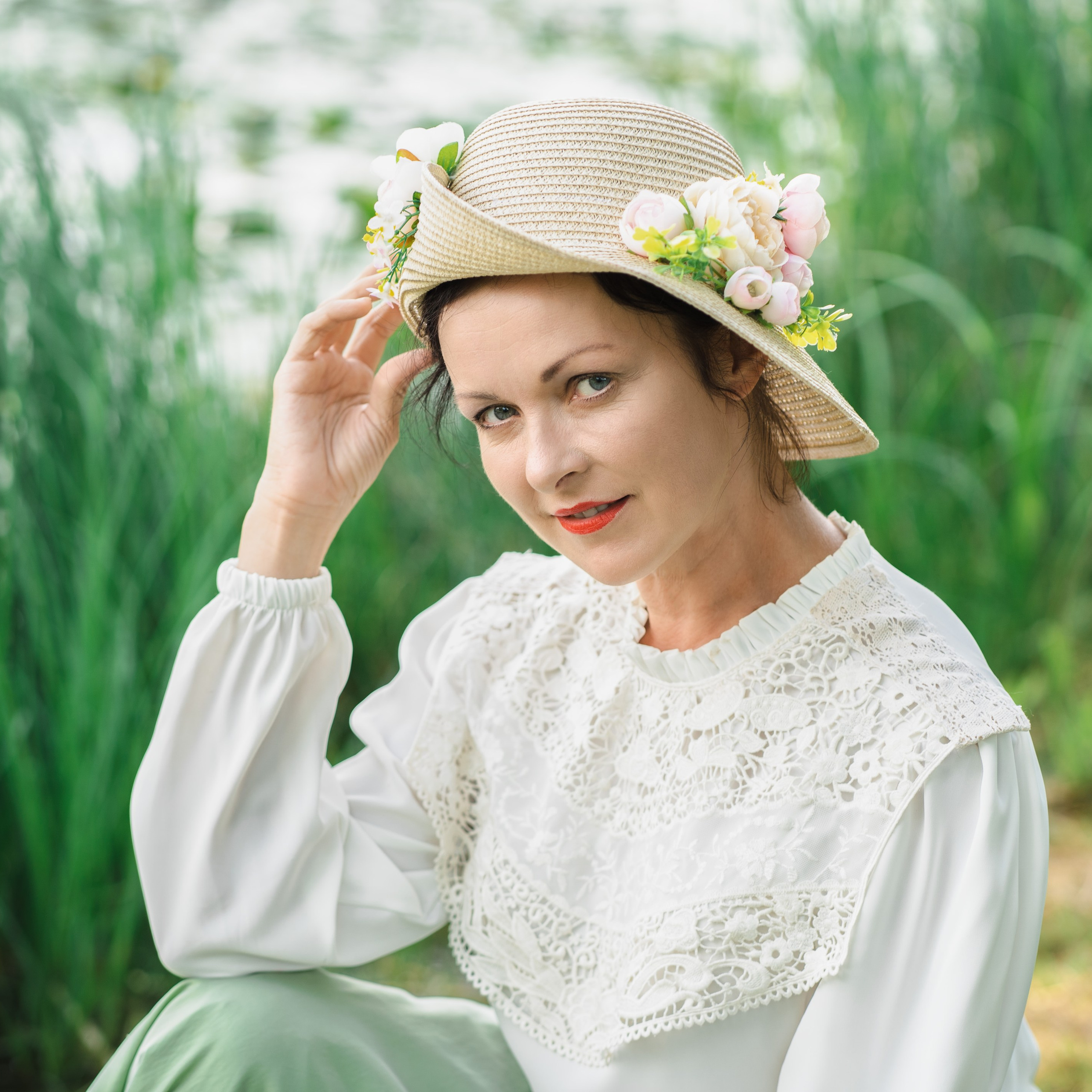 Девушка с кувшинками