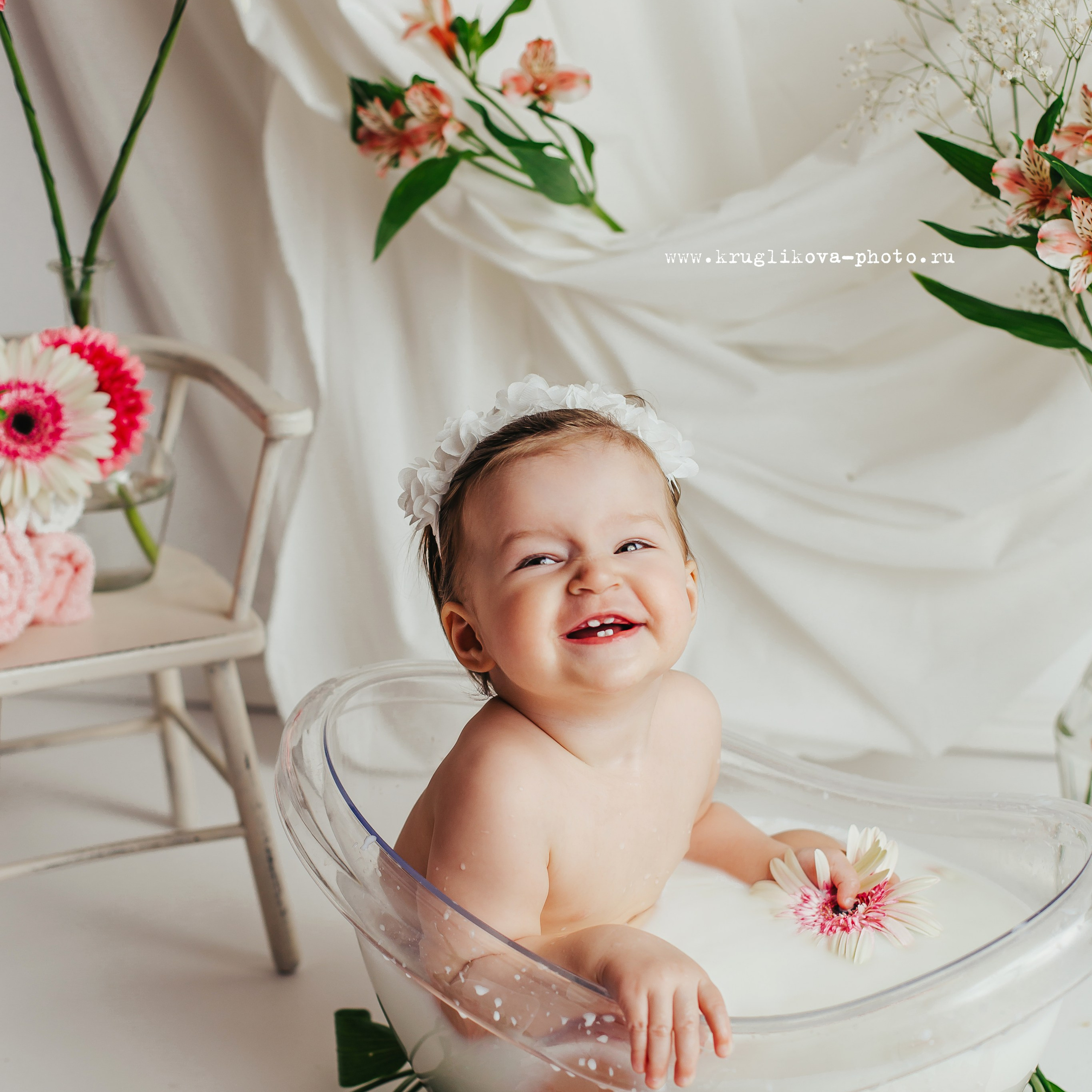 Годик для Анечки. Ванночка с цветами