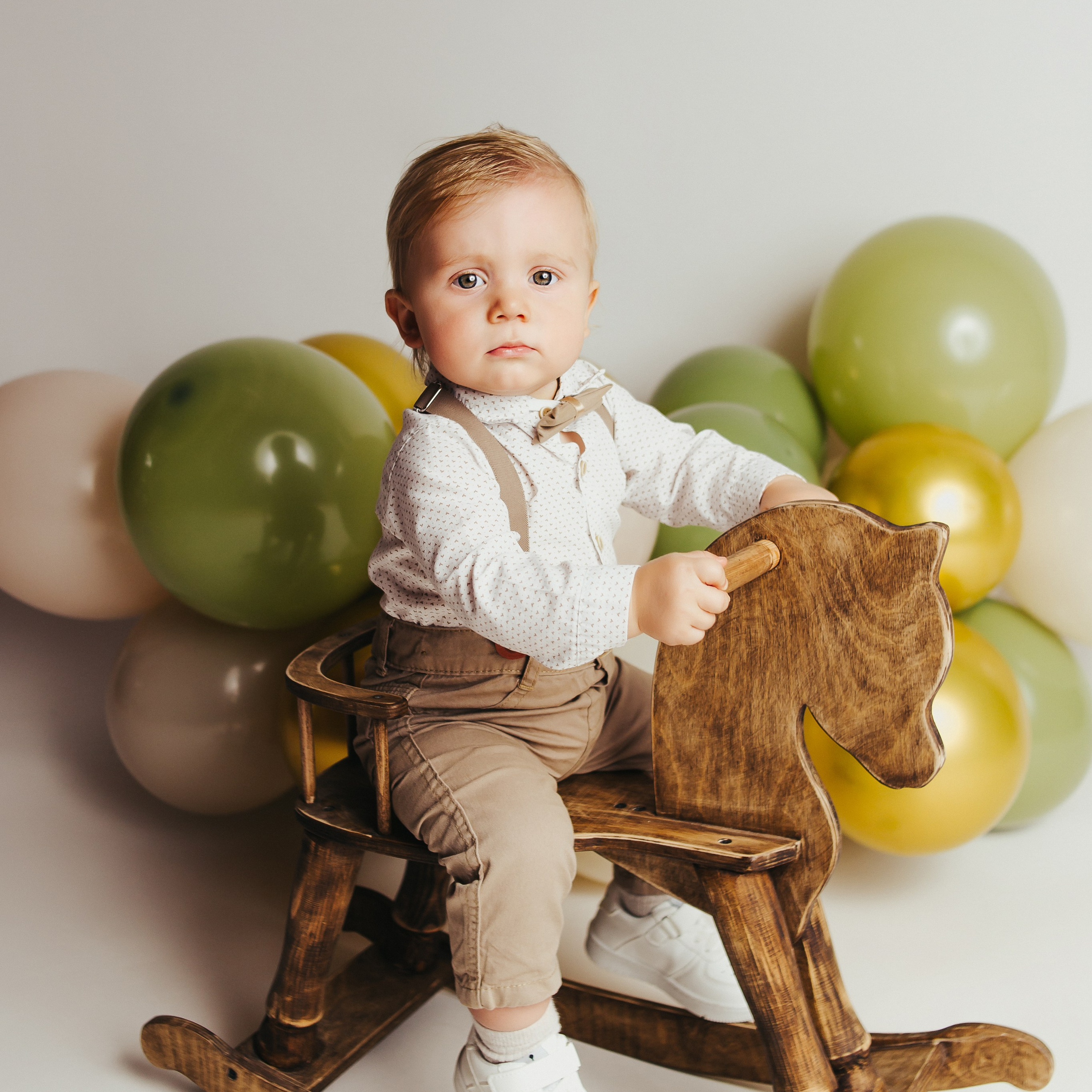 Влад. Годик.