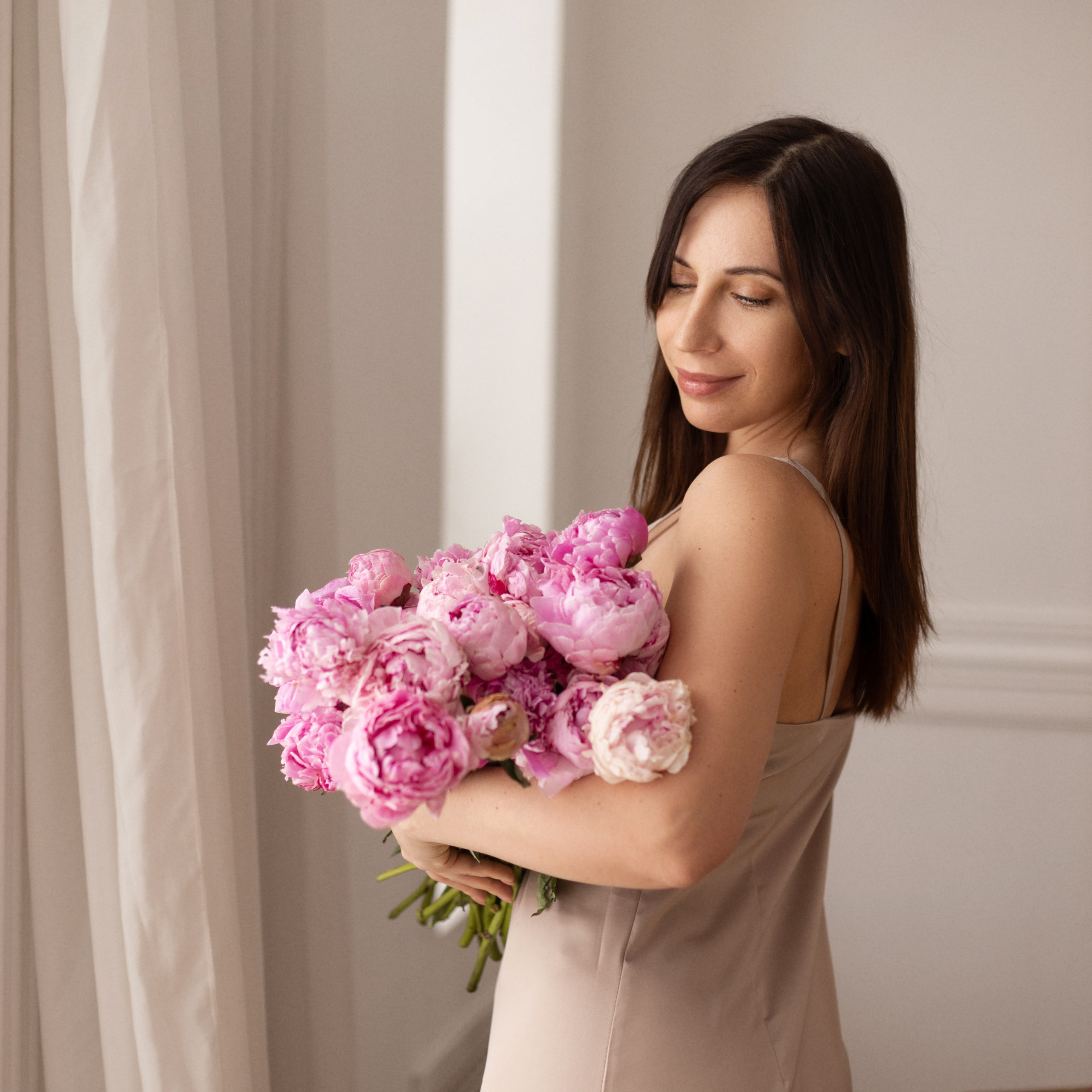 Ирина в пионах. Женский и семейный фотограф в Тюмени Пашнина Ольга