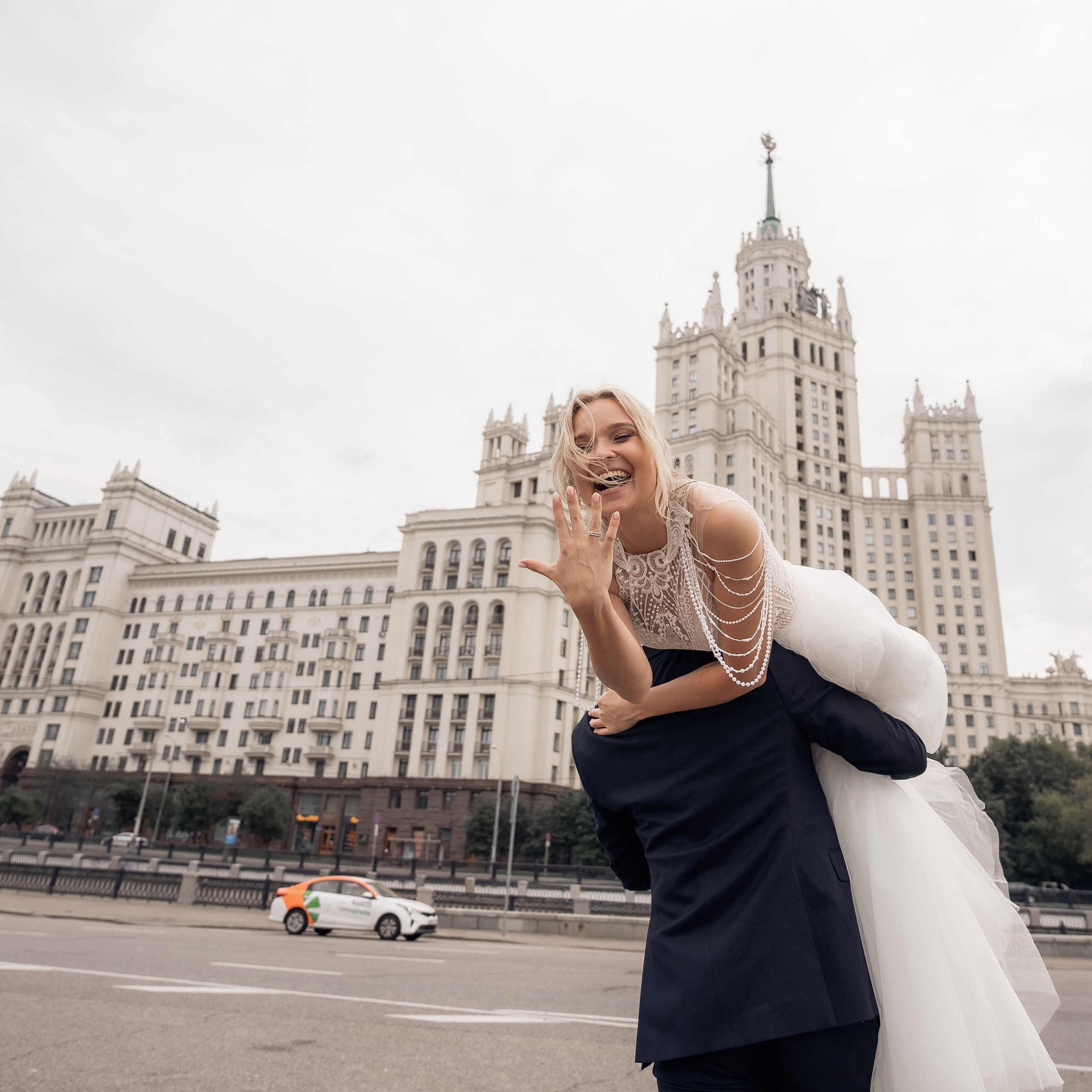 Она сказала «Зае@ись»!