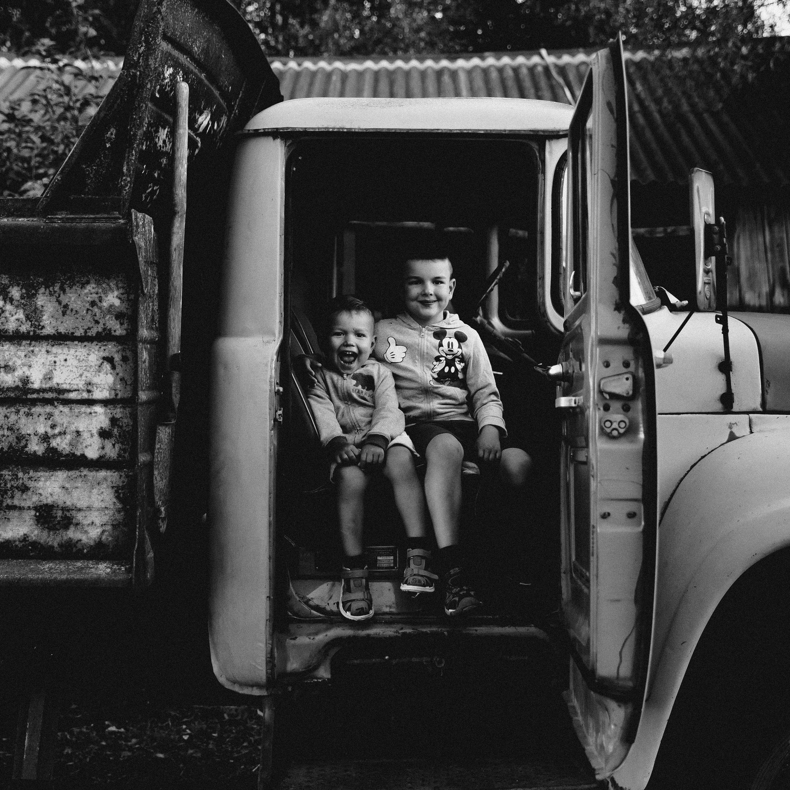 Детская фотосессия с ЗИЛом