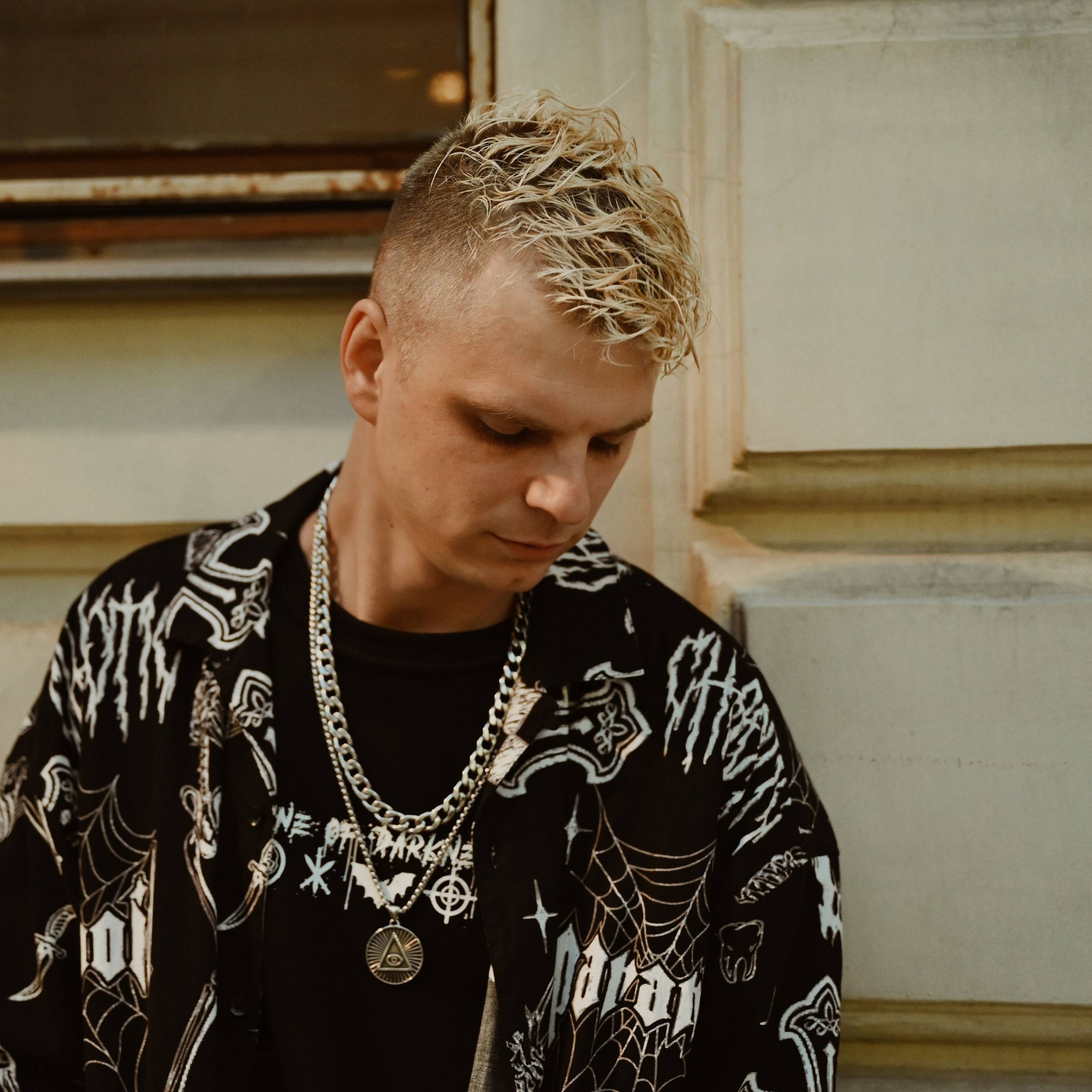 Дима — летняя прогулка по вечернему городу. Фотограф в Москве Засека Анастасия