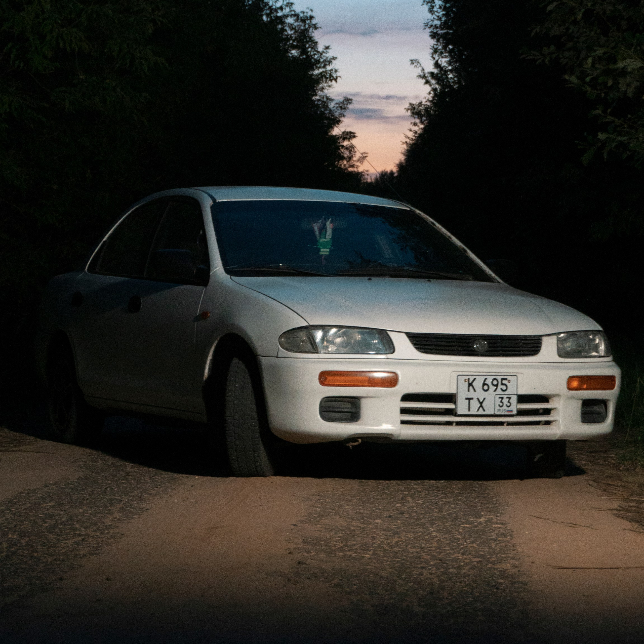 Mazda 323
