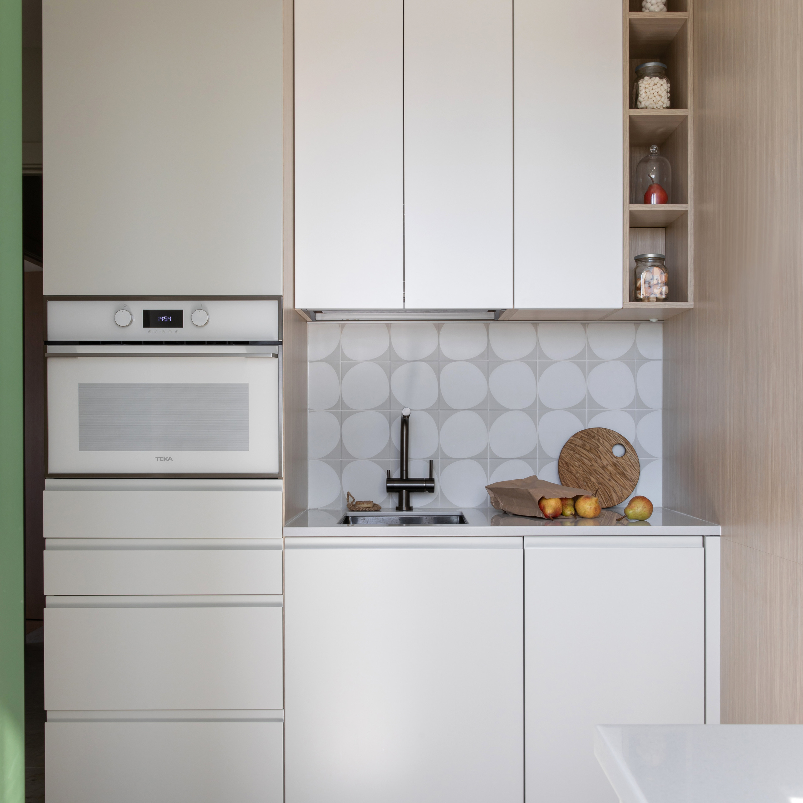 Окна в парк. Квартира 47 м². Мастерская интерьеров Светланы Куксовой. Дизайн и реализация